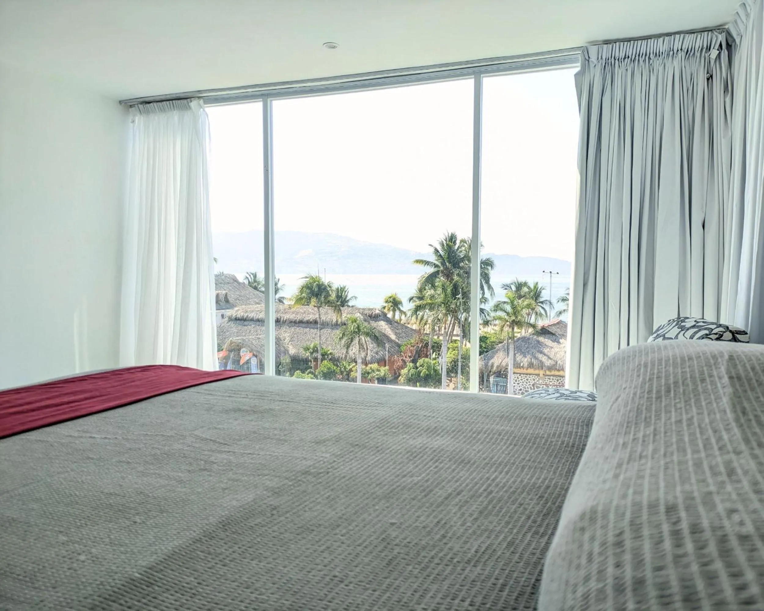 Sea view, Bed in We Hotel Acapulco