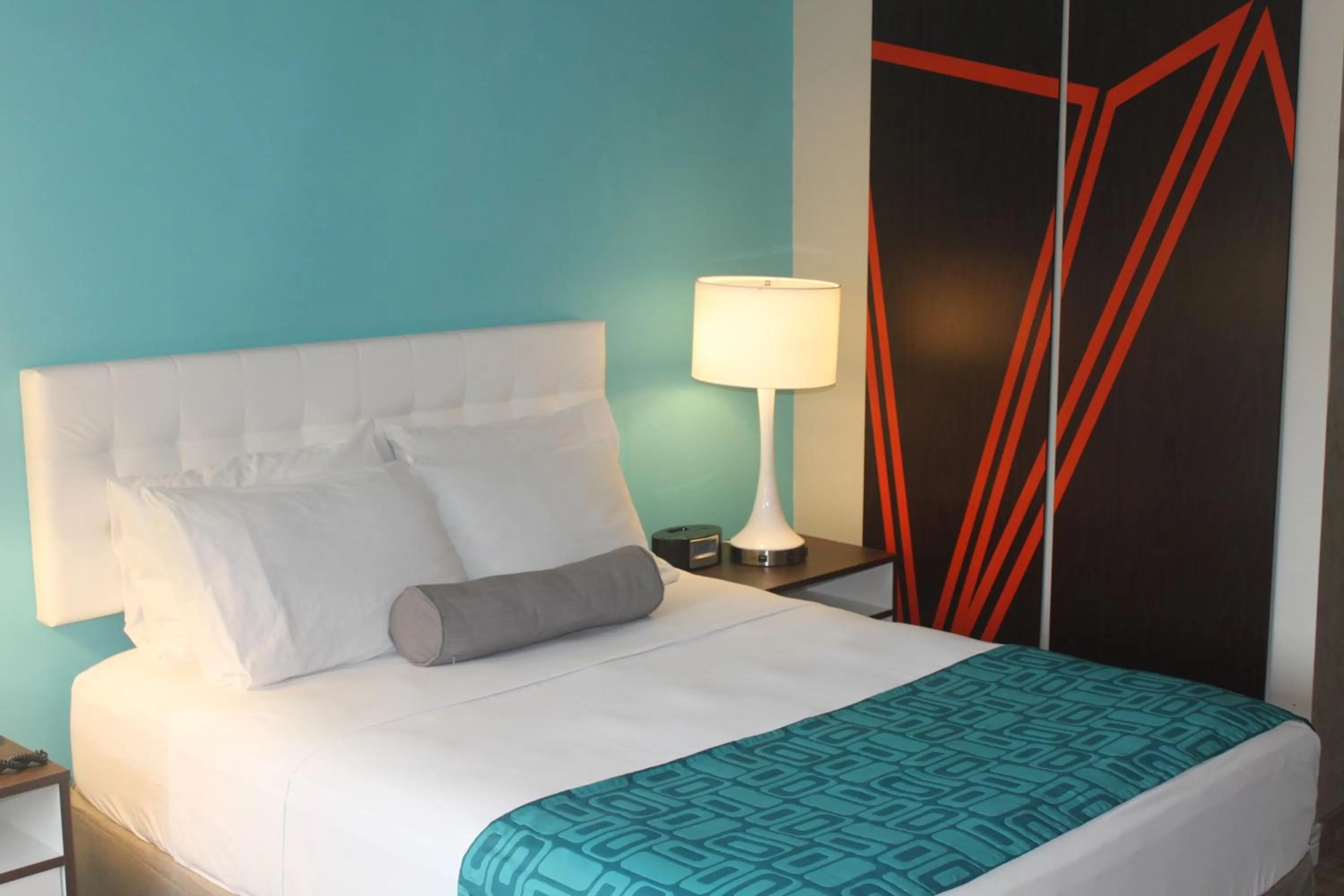 Decorative detail, Bed in Howard Johnson Inn by Wyndham Kingston