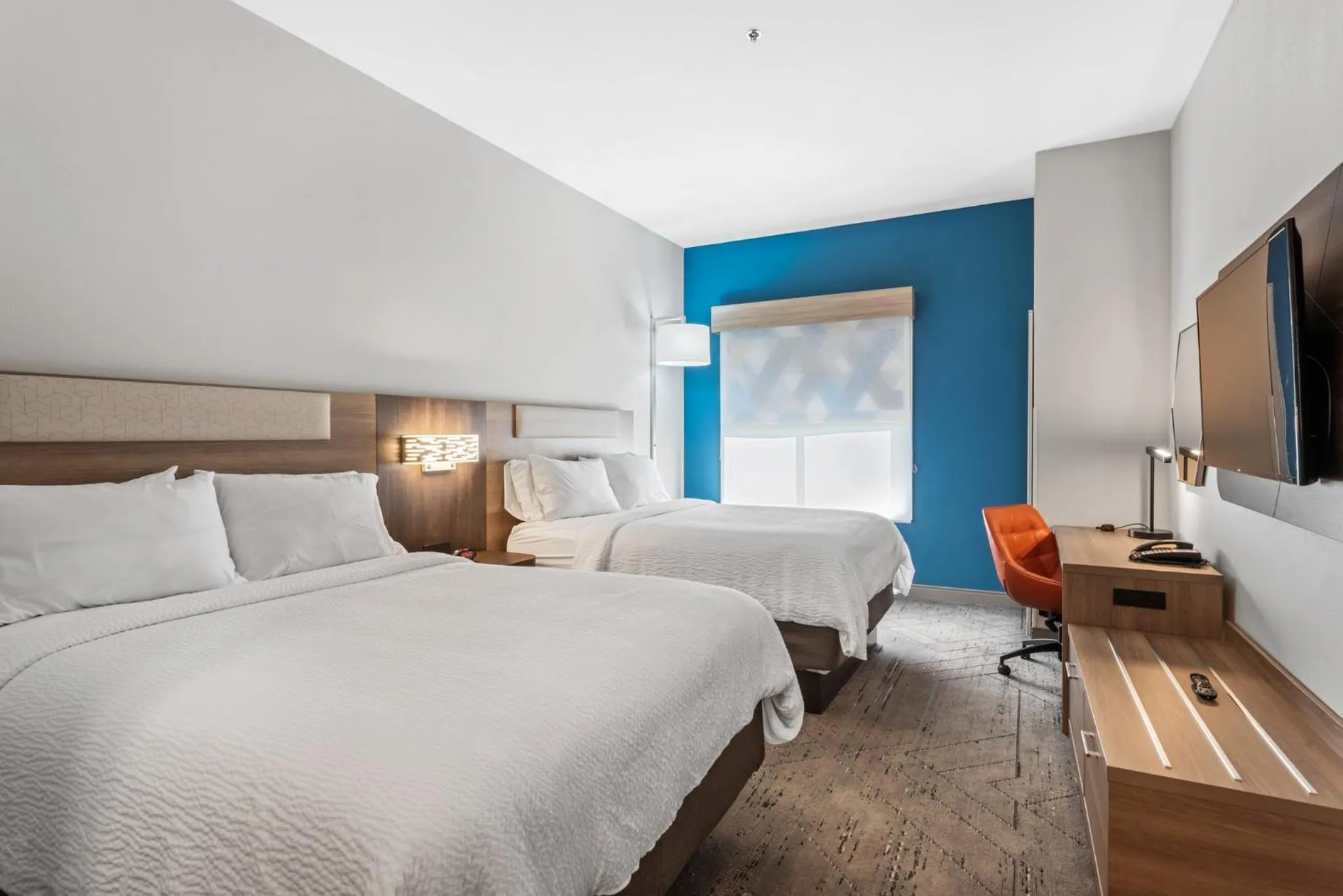 Photo of the whole room, Bed in Holiday Inn Express & Suites Maumelle by IHG