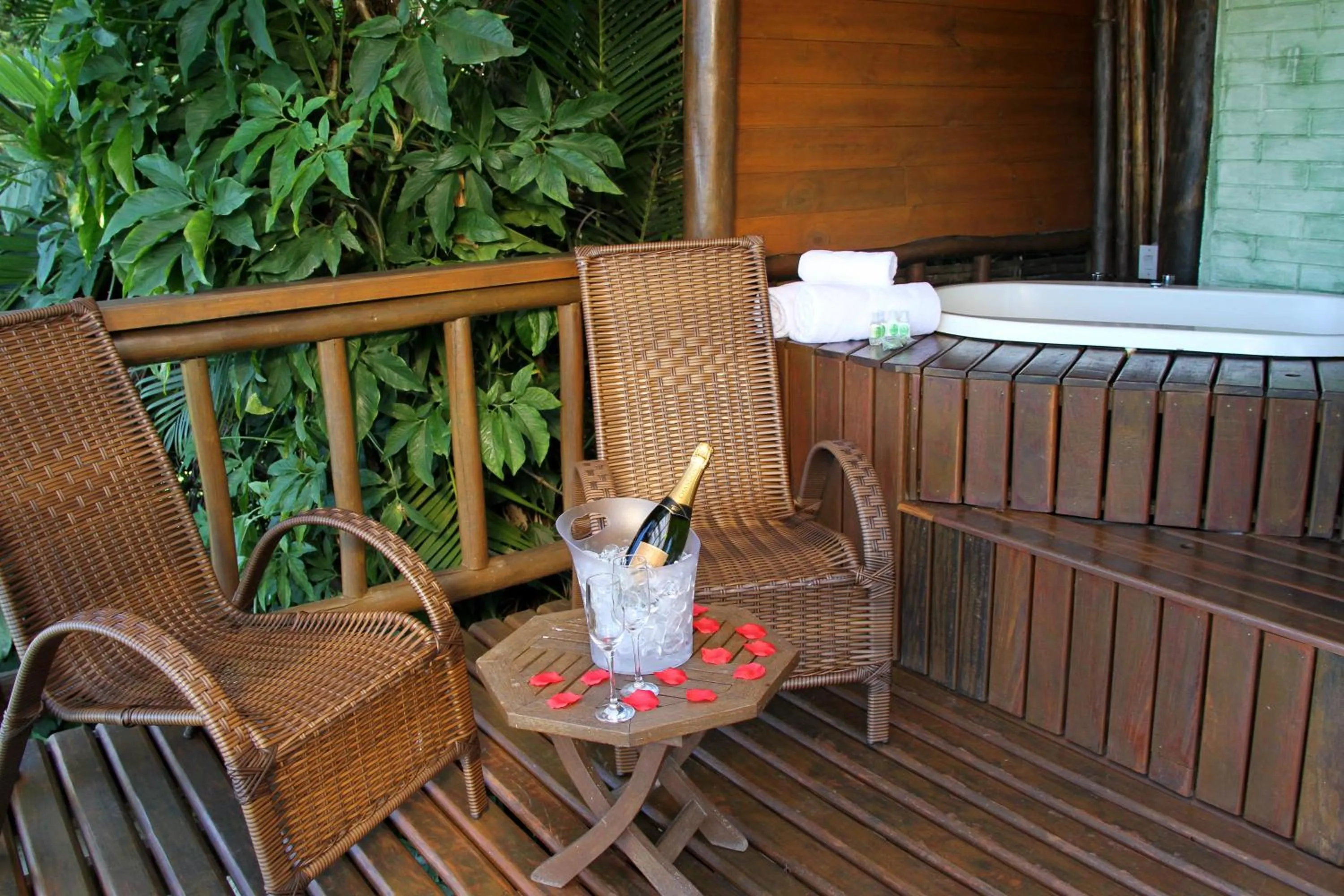 Hot Tub in Ilha de Toque Toque Eco Hotel