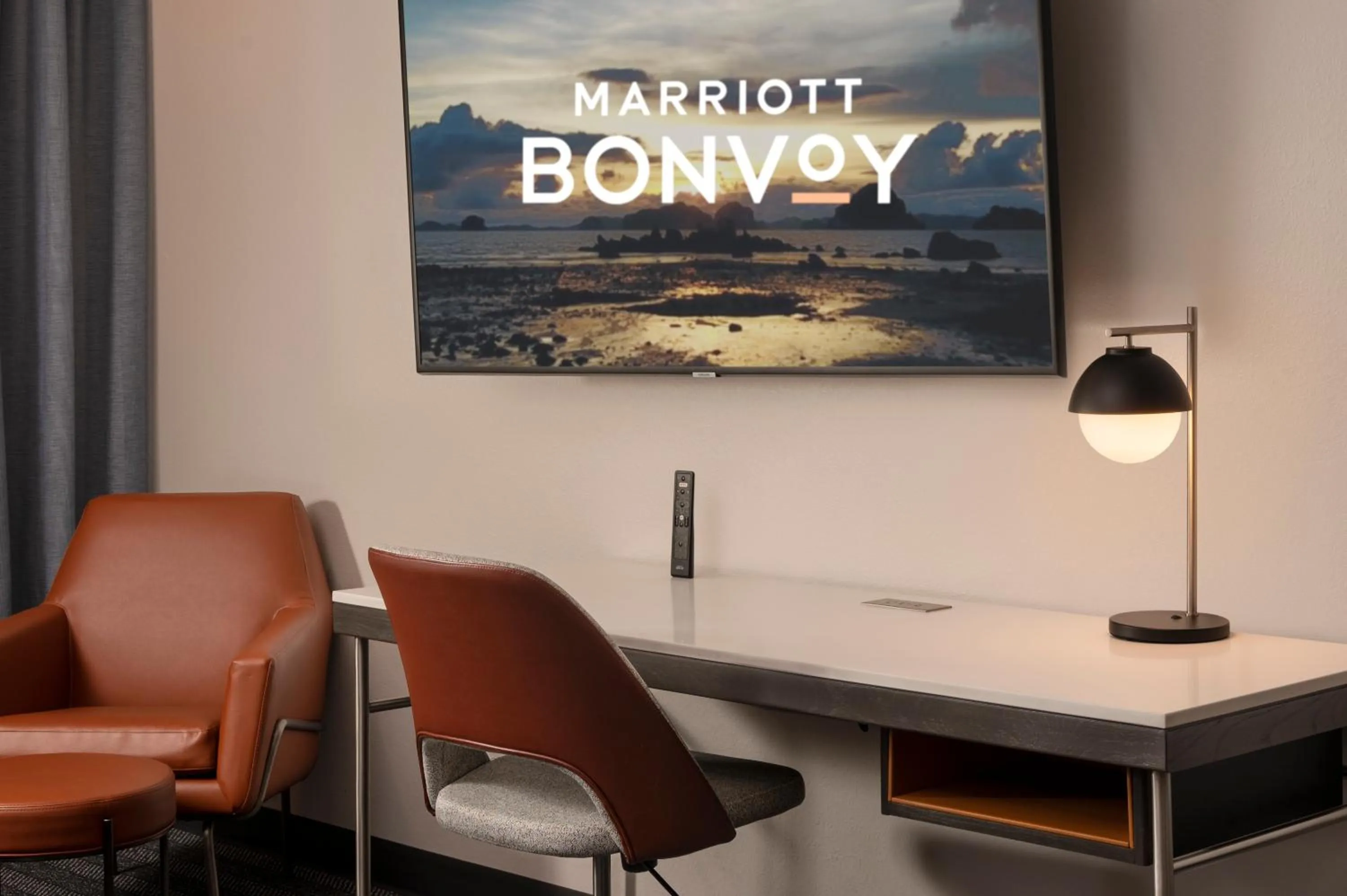 TV and multimedia in Courtyard by Marriott Houston Kemah