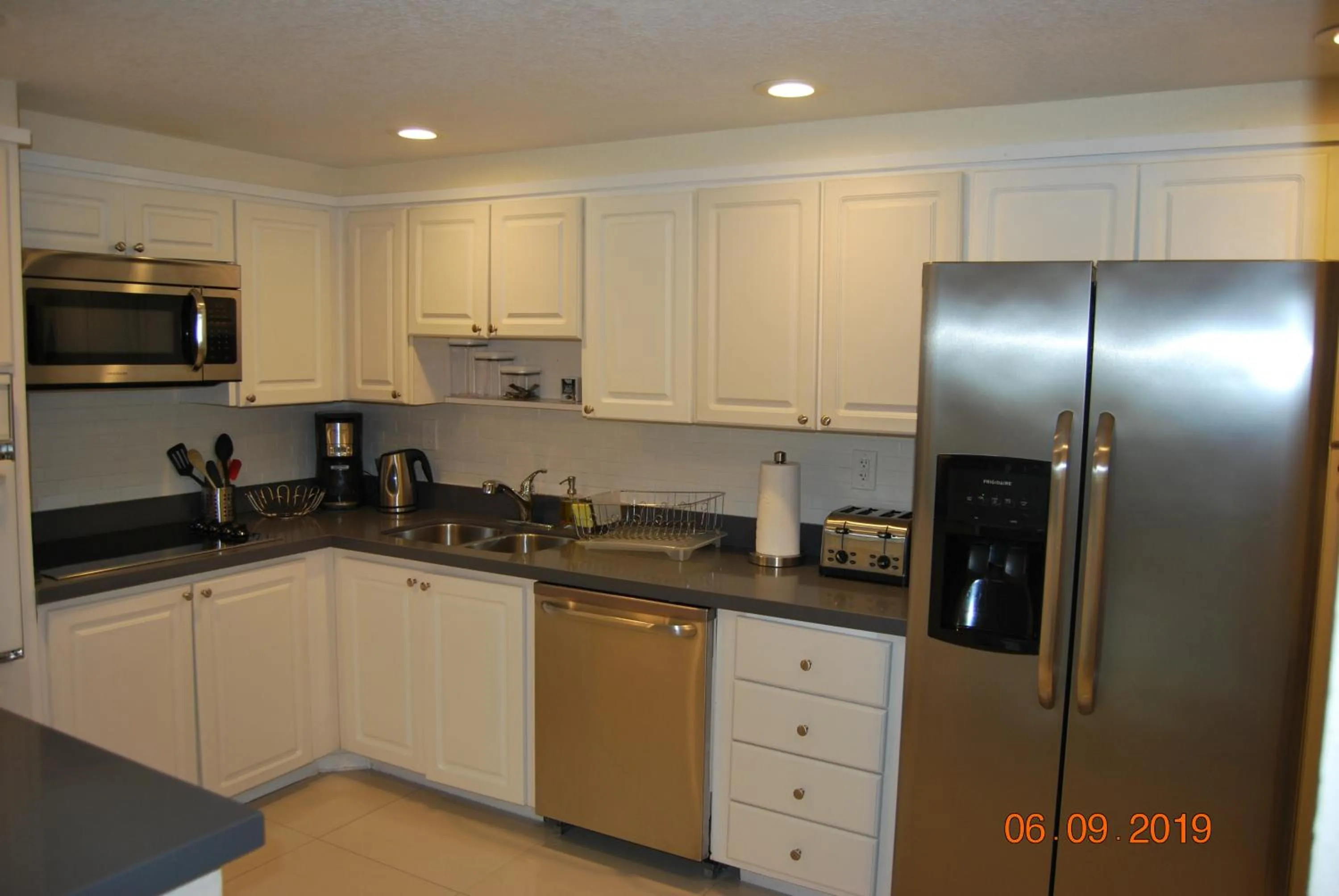 Kitchen or kitchenette in Ocean Reserve Piso 7 STR-310