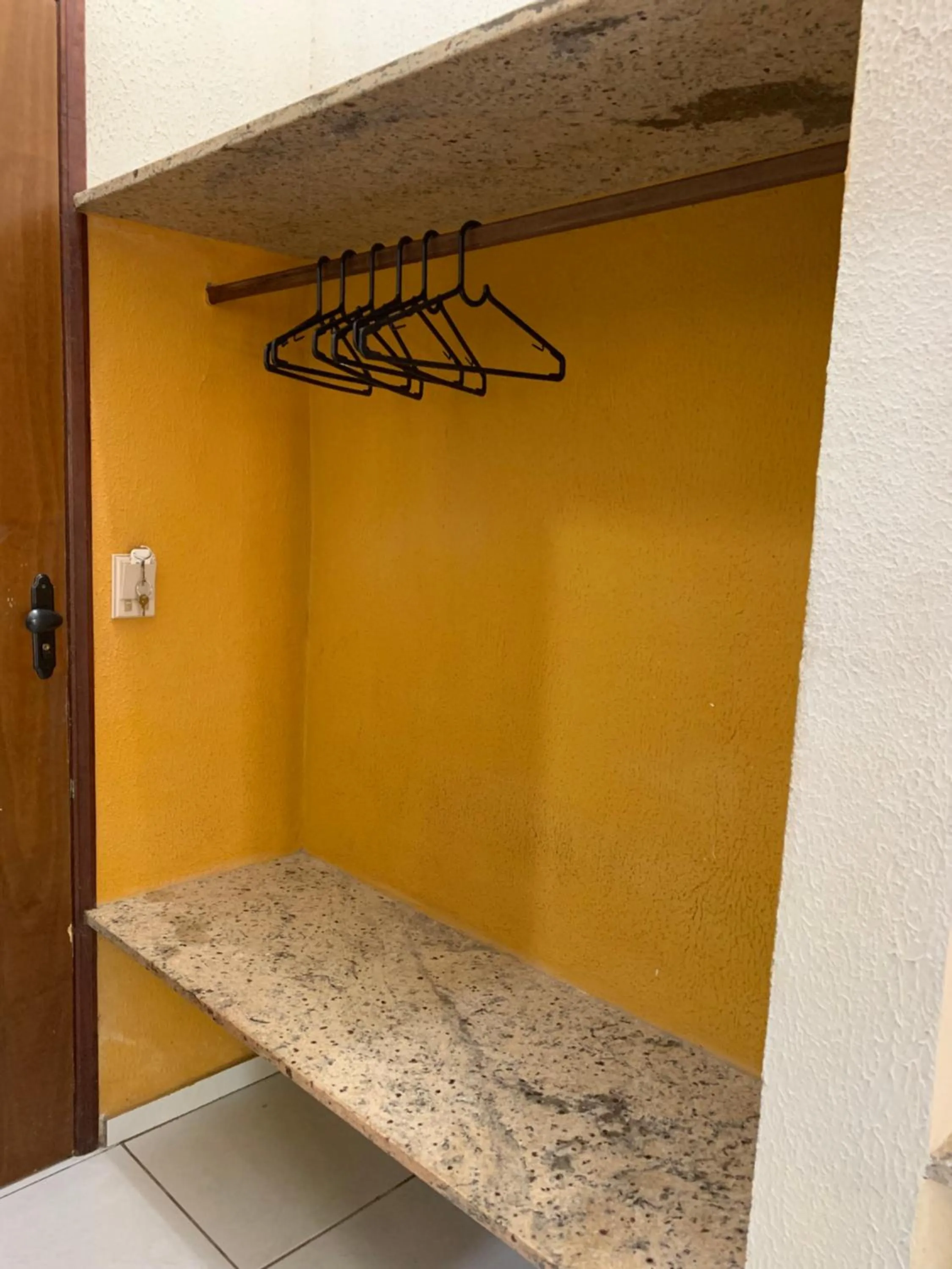 wardrobe in Pousada Do Rio Barreirinhas