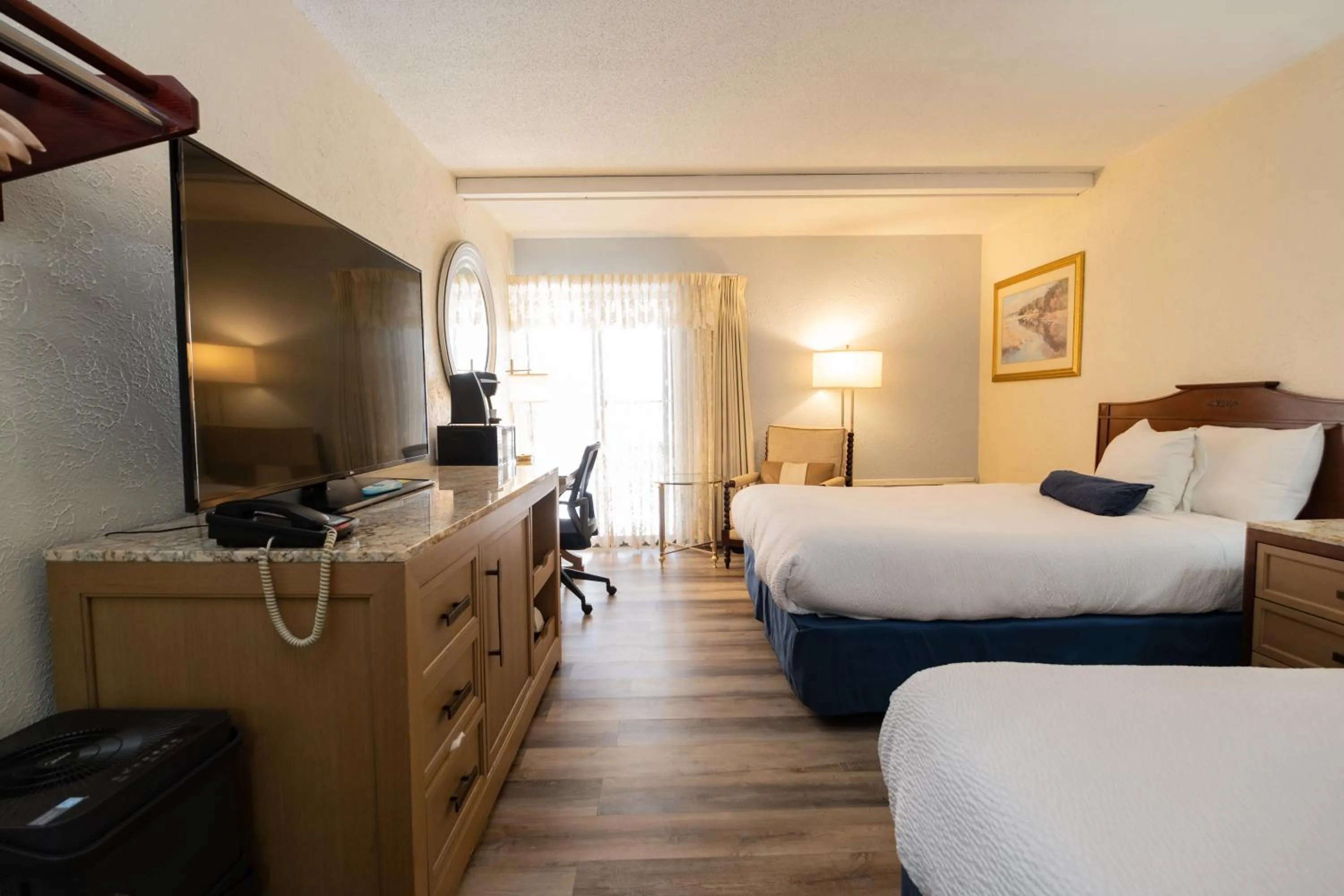 Bed in Fireside Inn and Suites Bangor