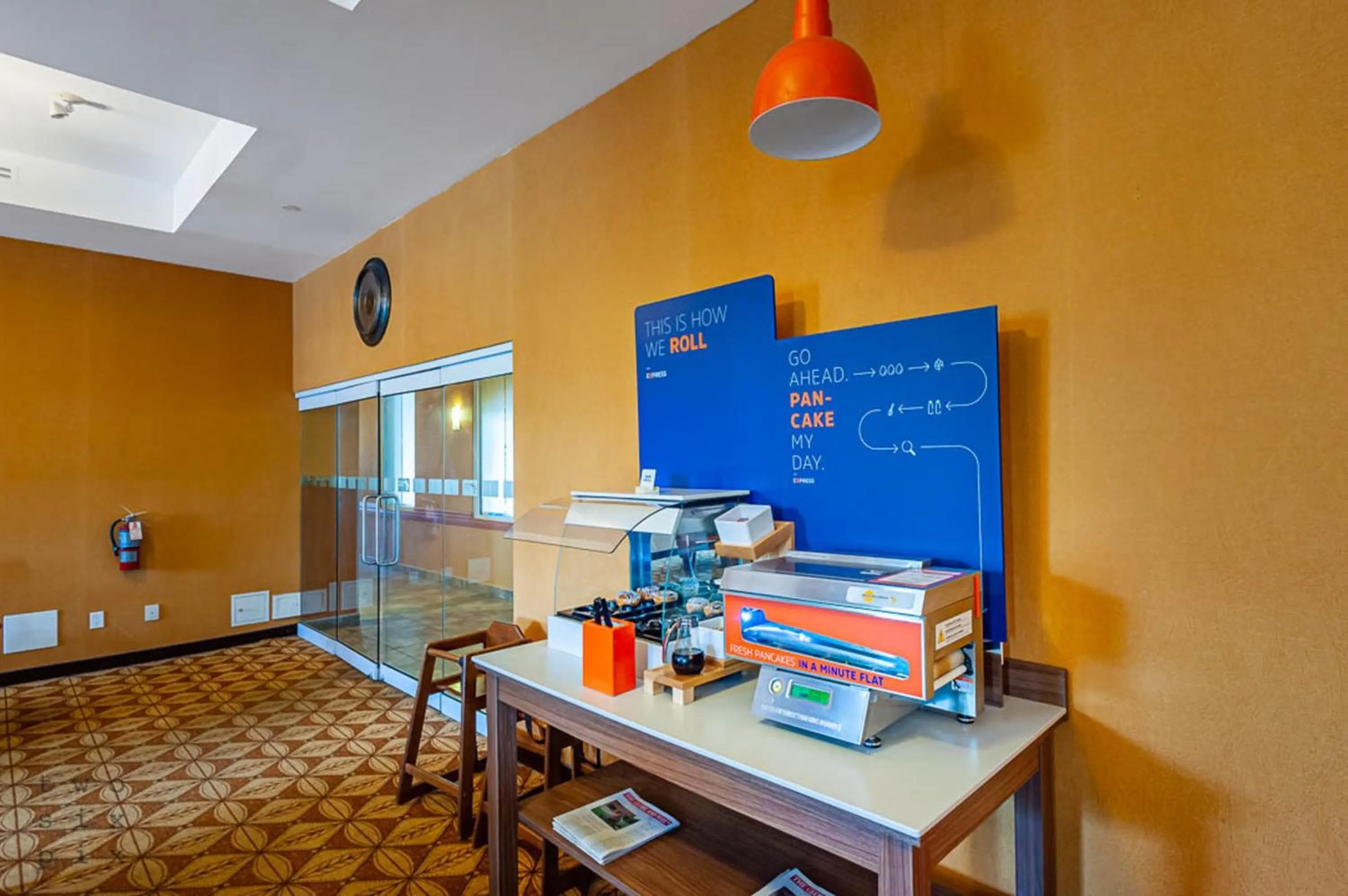 Restaurant/places to eat in Holiday Inn Express Hotel & Suites Clarington - Bowmanville by IHG