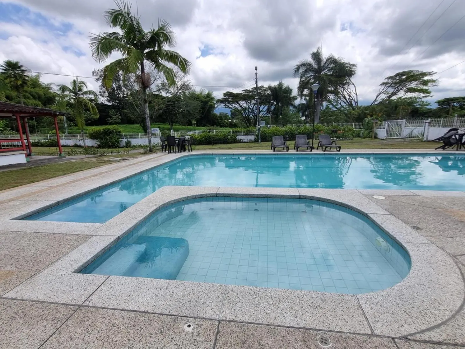 Swimming pool in Hotel campestre La Floresta
