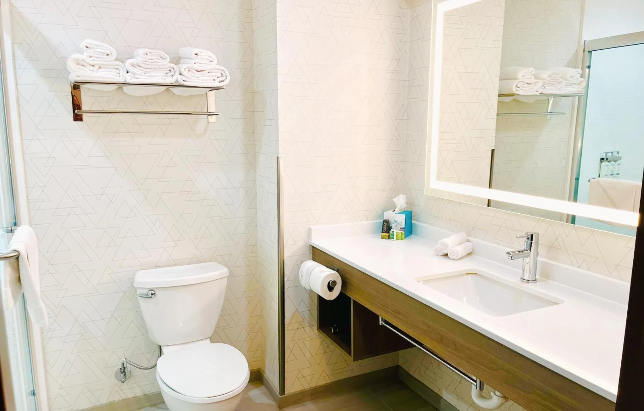 Bathroom in Holiday Inn Express & Suites Frazier Park by IHG