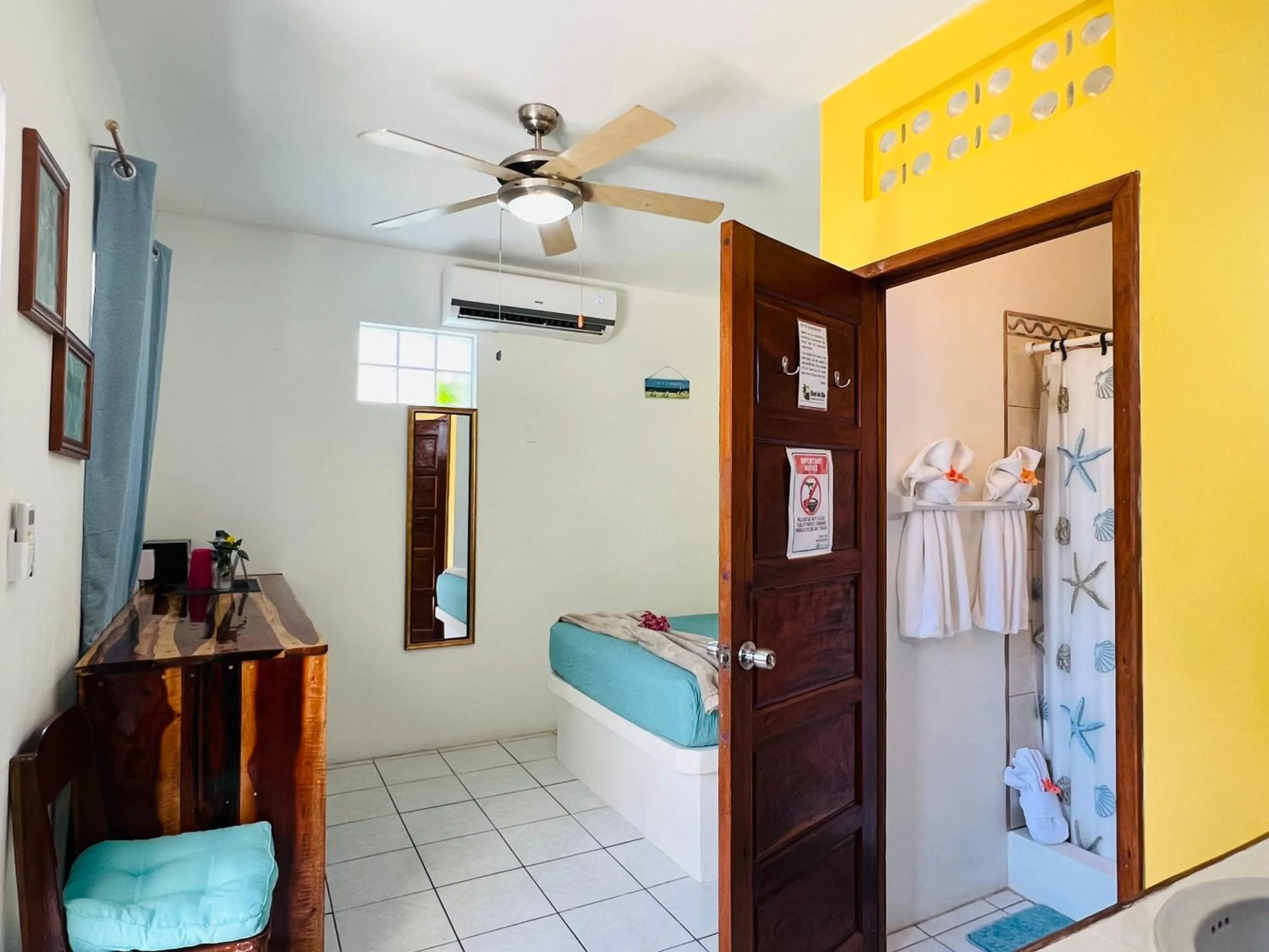 Photo of the whole room in Hotel Del Rio