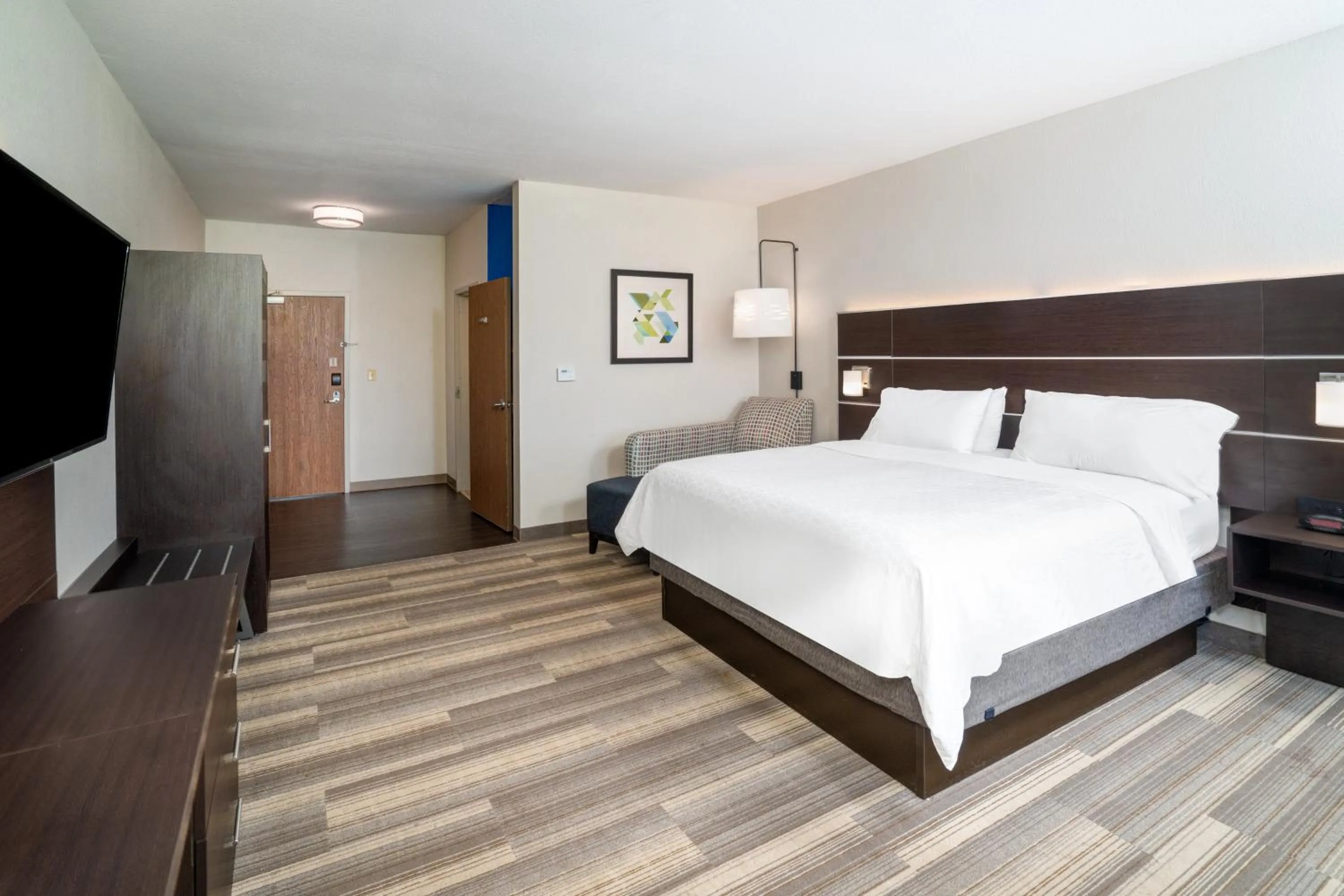 Photo of the whole room, Bed in Holiday Inn Express Hotel Winona North by IHG