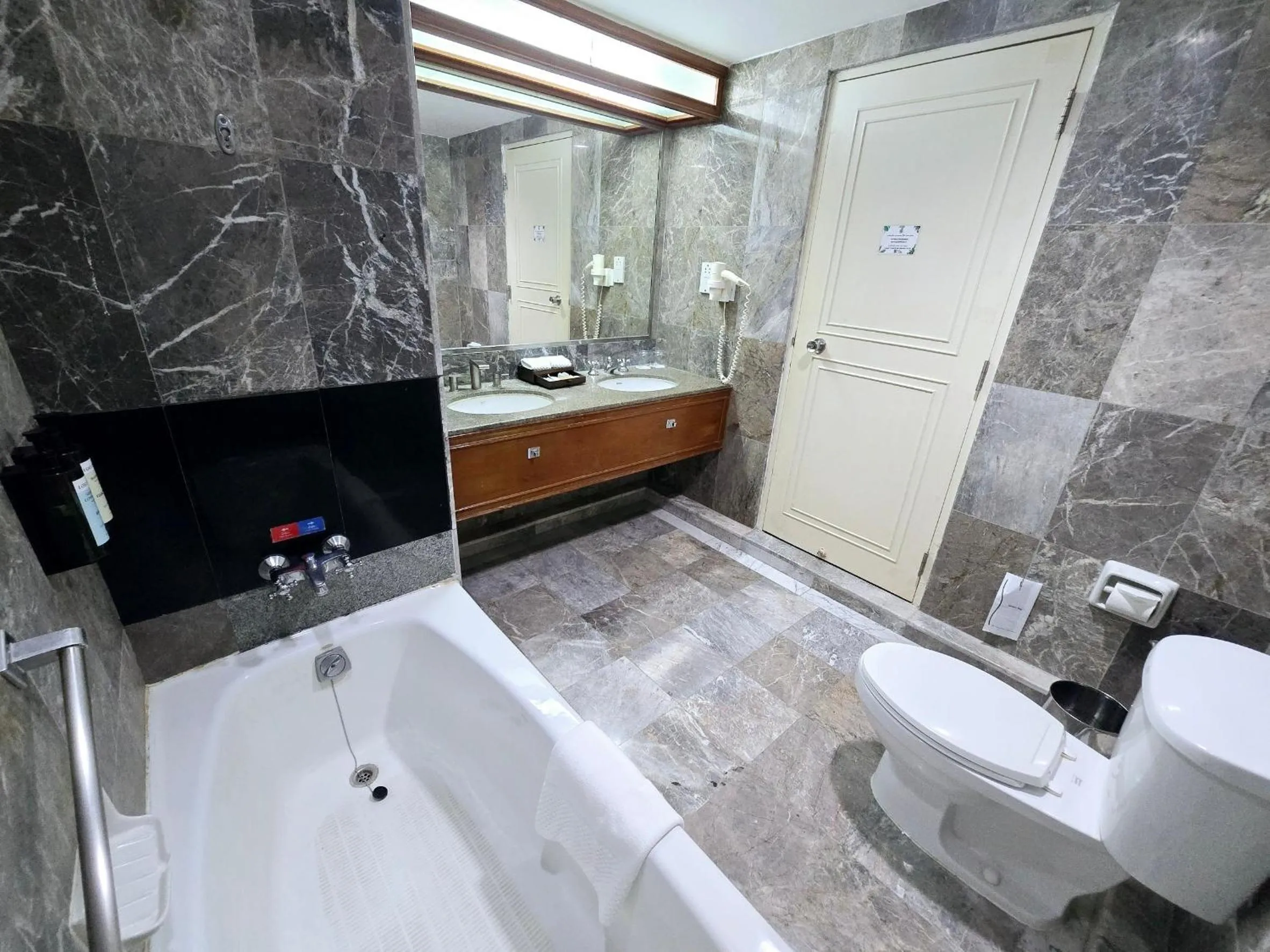 Bath in Loei Palace Hotel