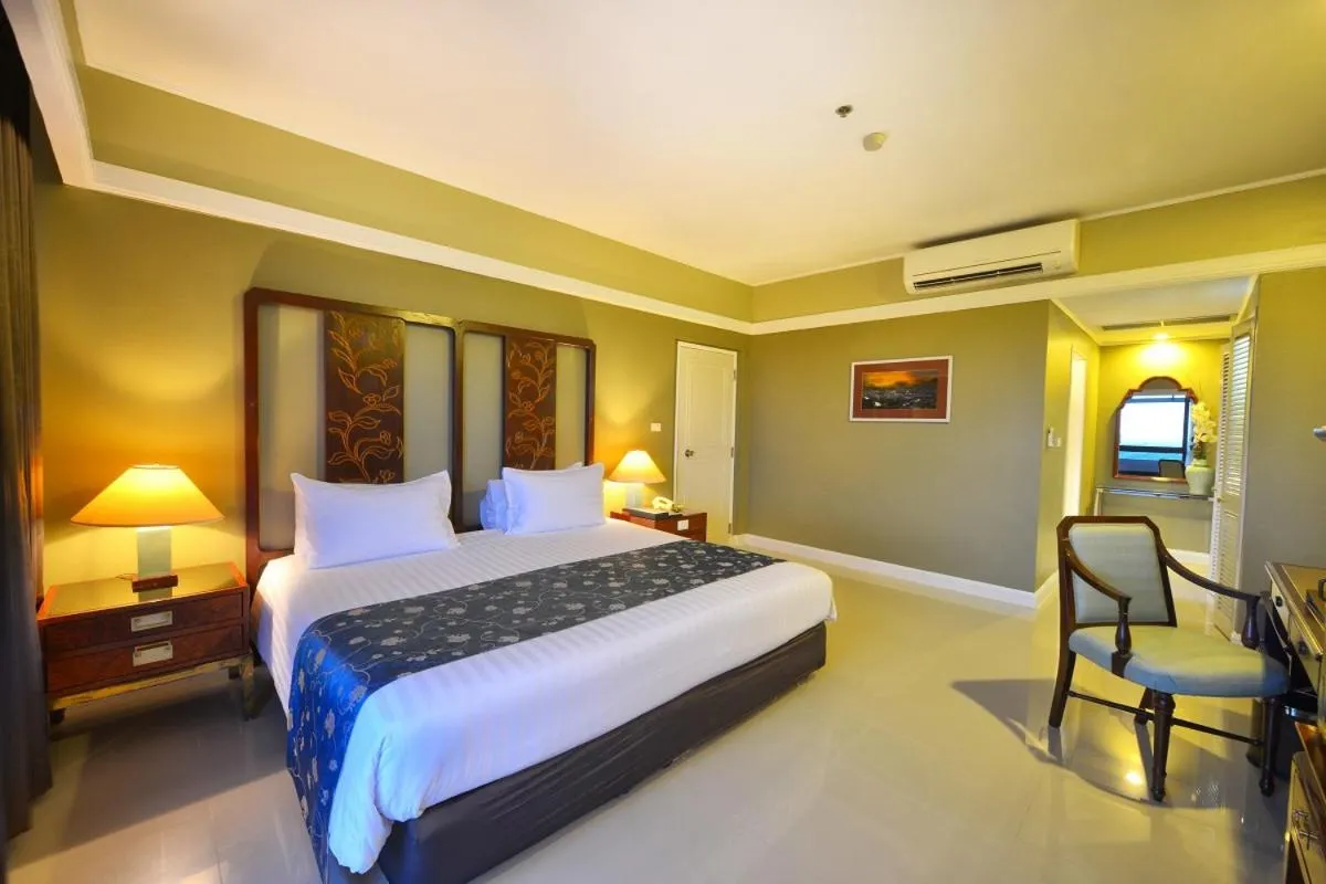 Bedroom, Bed in Loei Palace Hotel