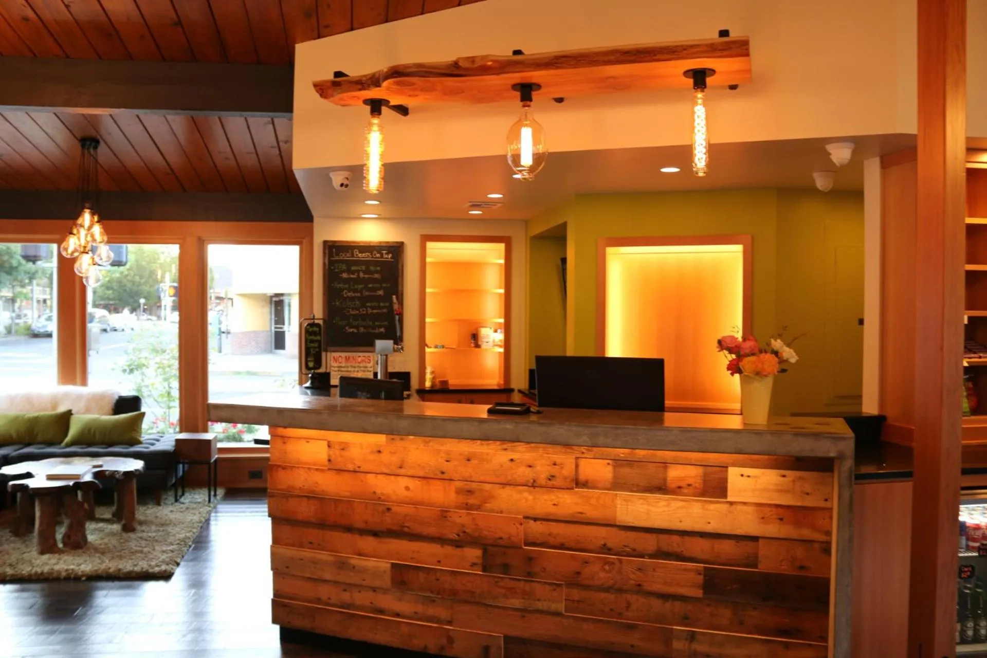 Lobby or reception in Timbers Inn