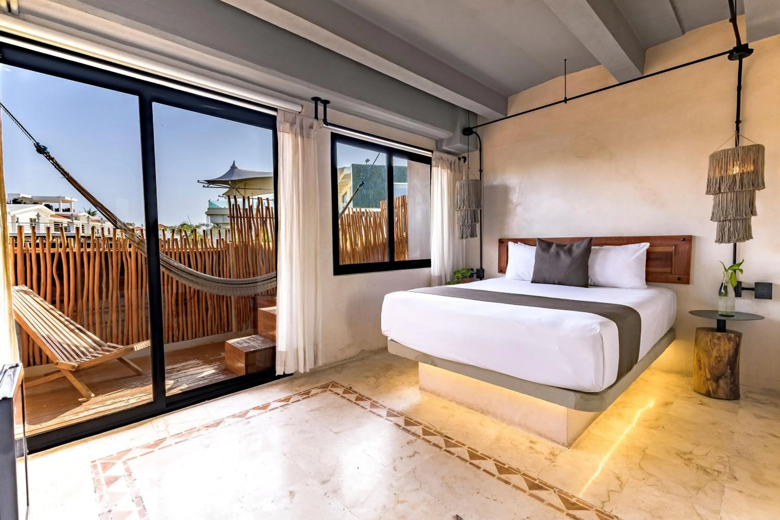 Bed in Caribbean Paradise Hotel & Spa - 5th Avenue