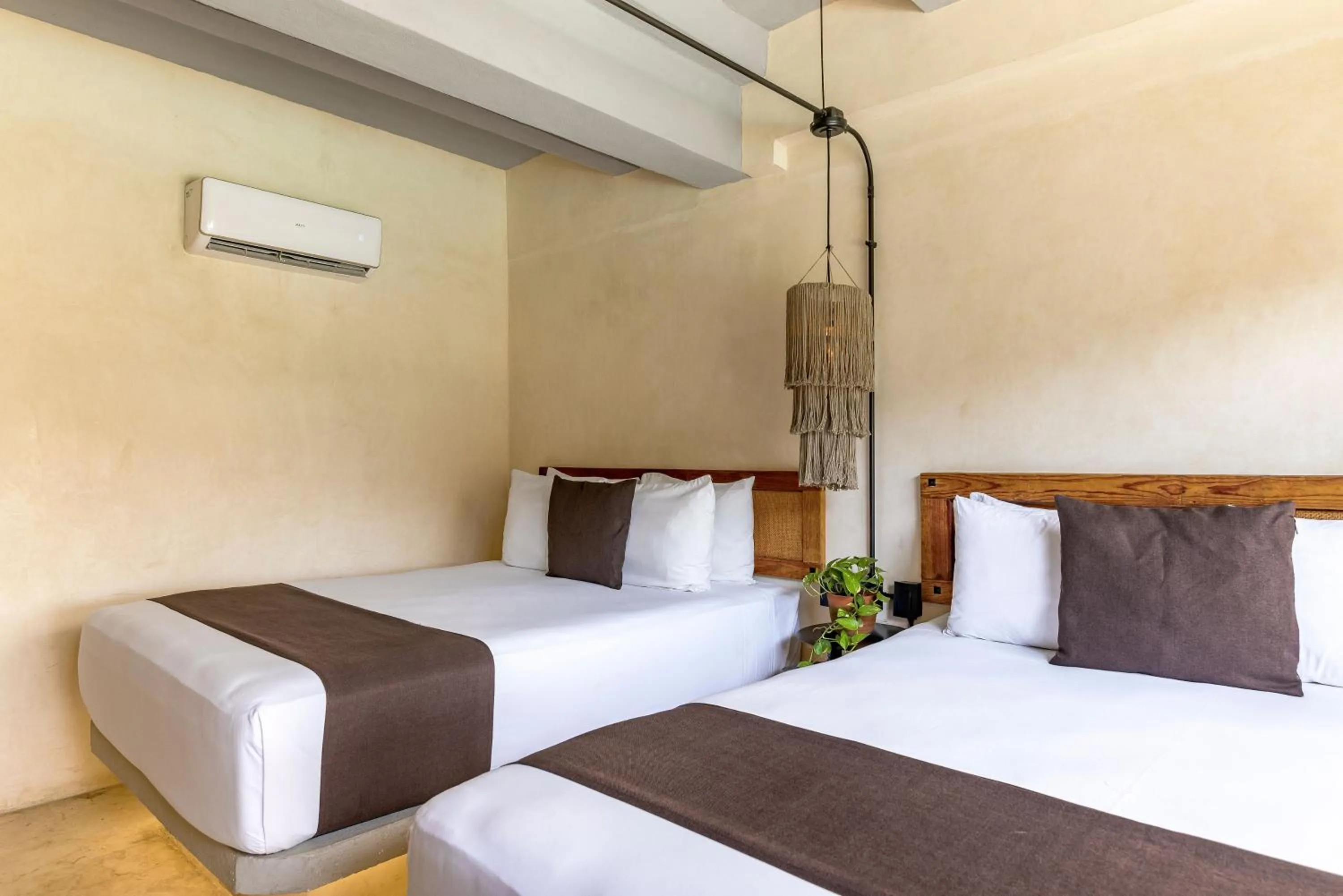 Bed in Caribbean Paradise Hotel & Spa - 5th Avenue