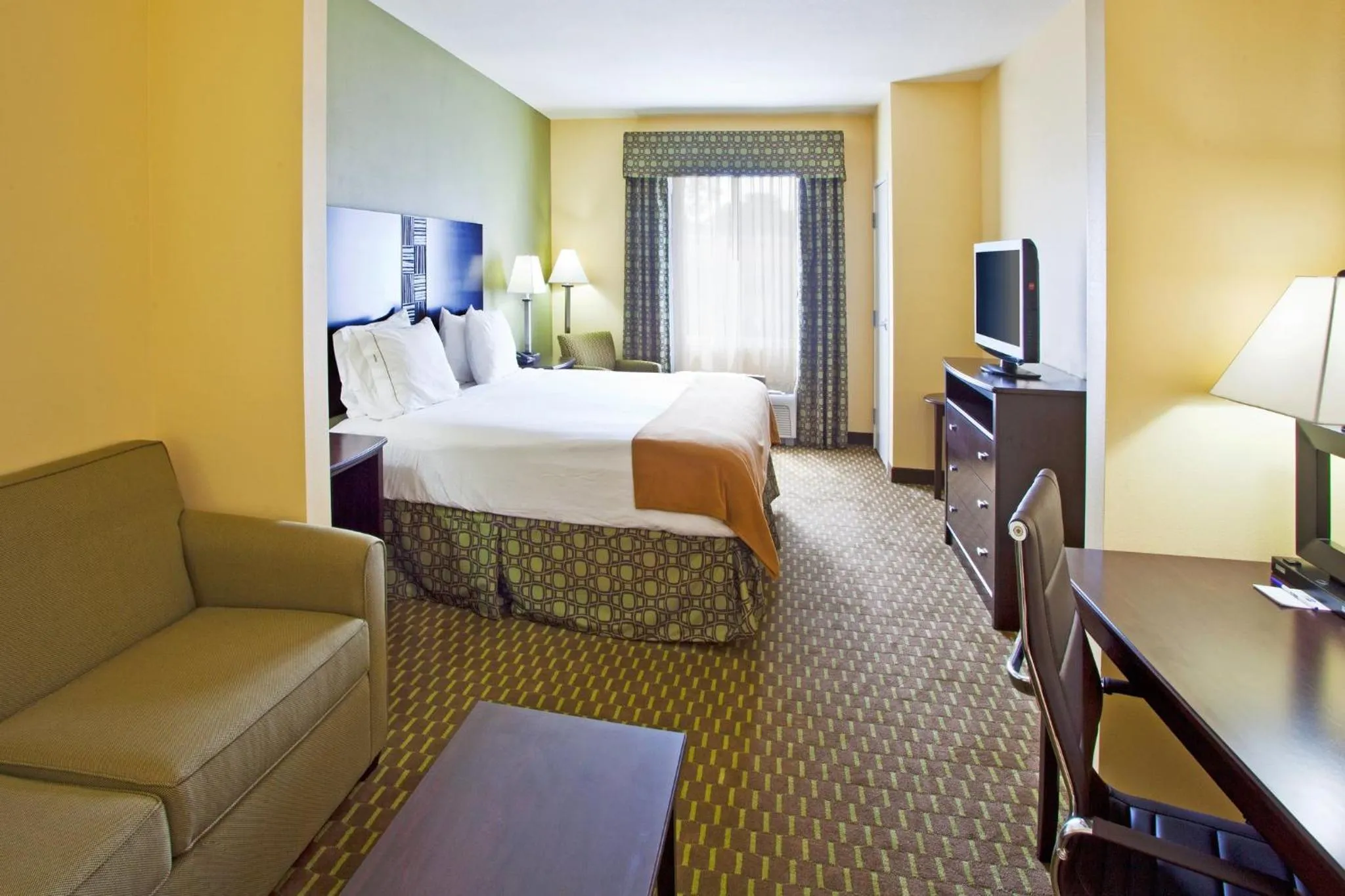 Photo of the whole room, Bed in Holiday Inn Express and Suites Saint Augustine North by IHG