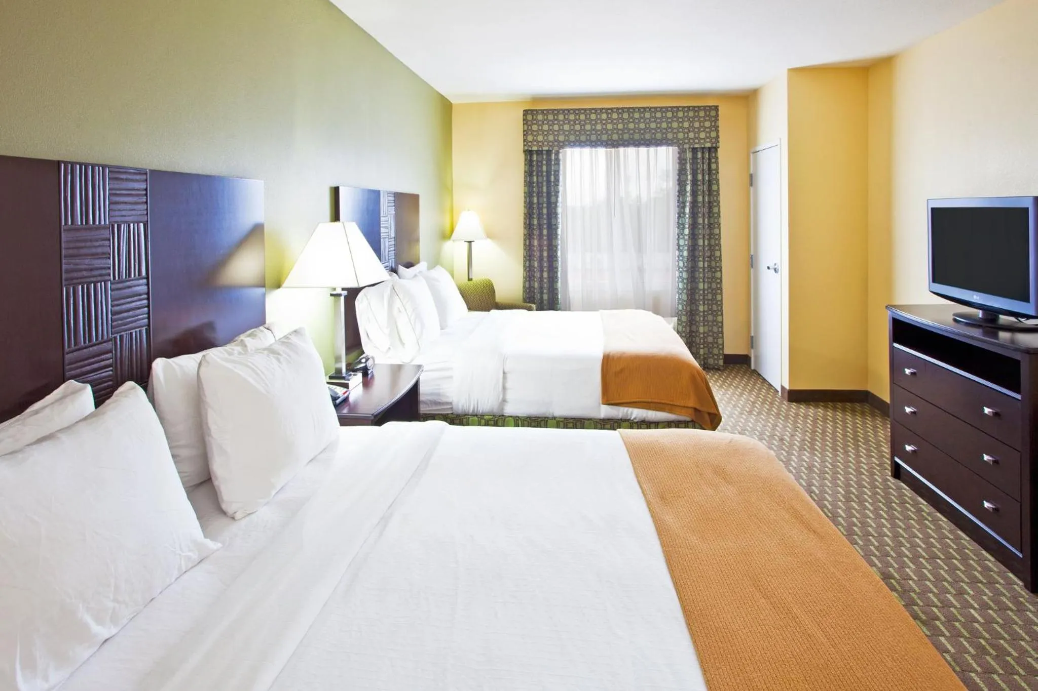 Photo of the whole room, Bed in Holiday Inn Express and Suites Saint Augustine North by IHG