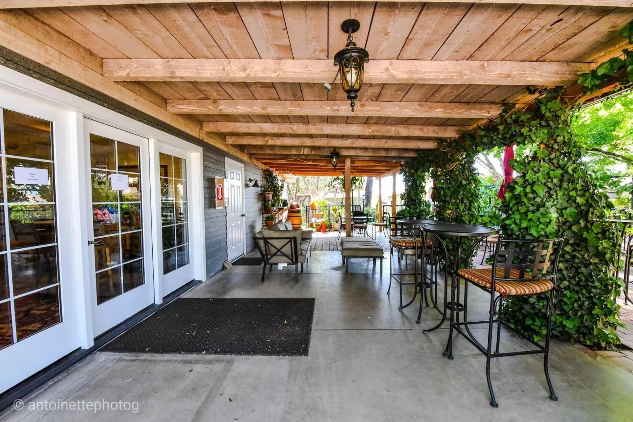 Restaurant/places to eat in Sky Ranch Lodge