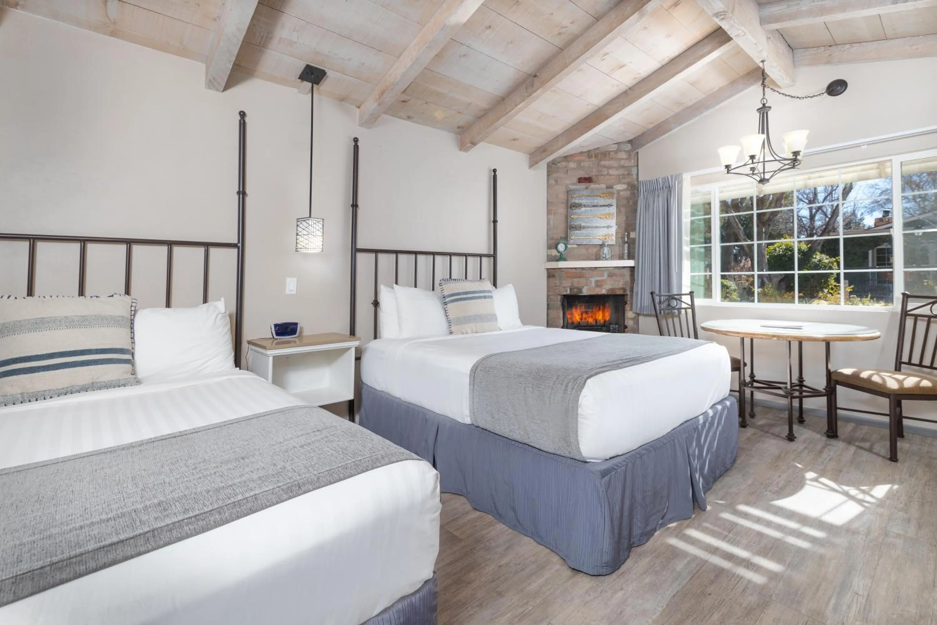 Bed in Sky Ranch Lodge