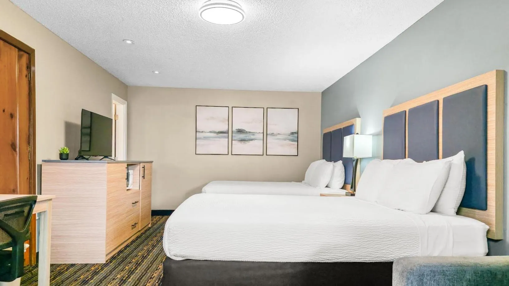 Bed in Courtesy Inn Downtown Eugene