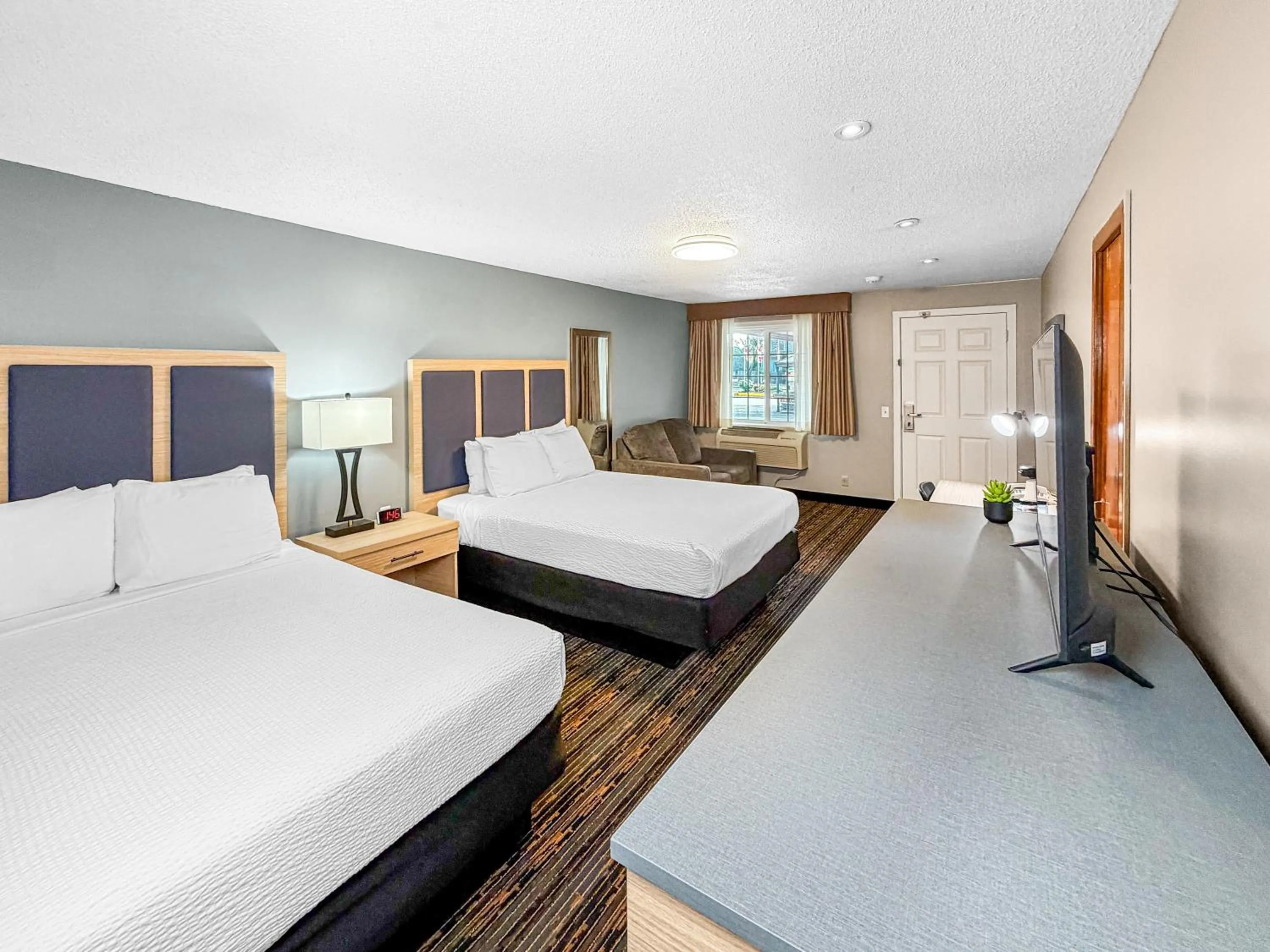 Bed in Courtesy Inn Downtown Eugene