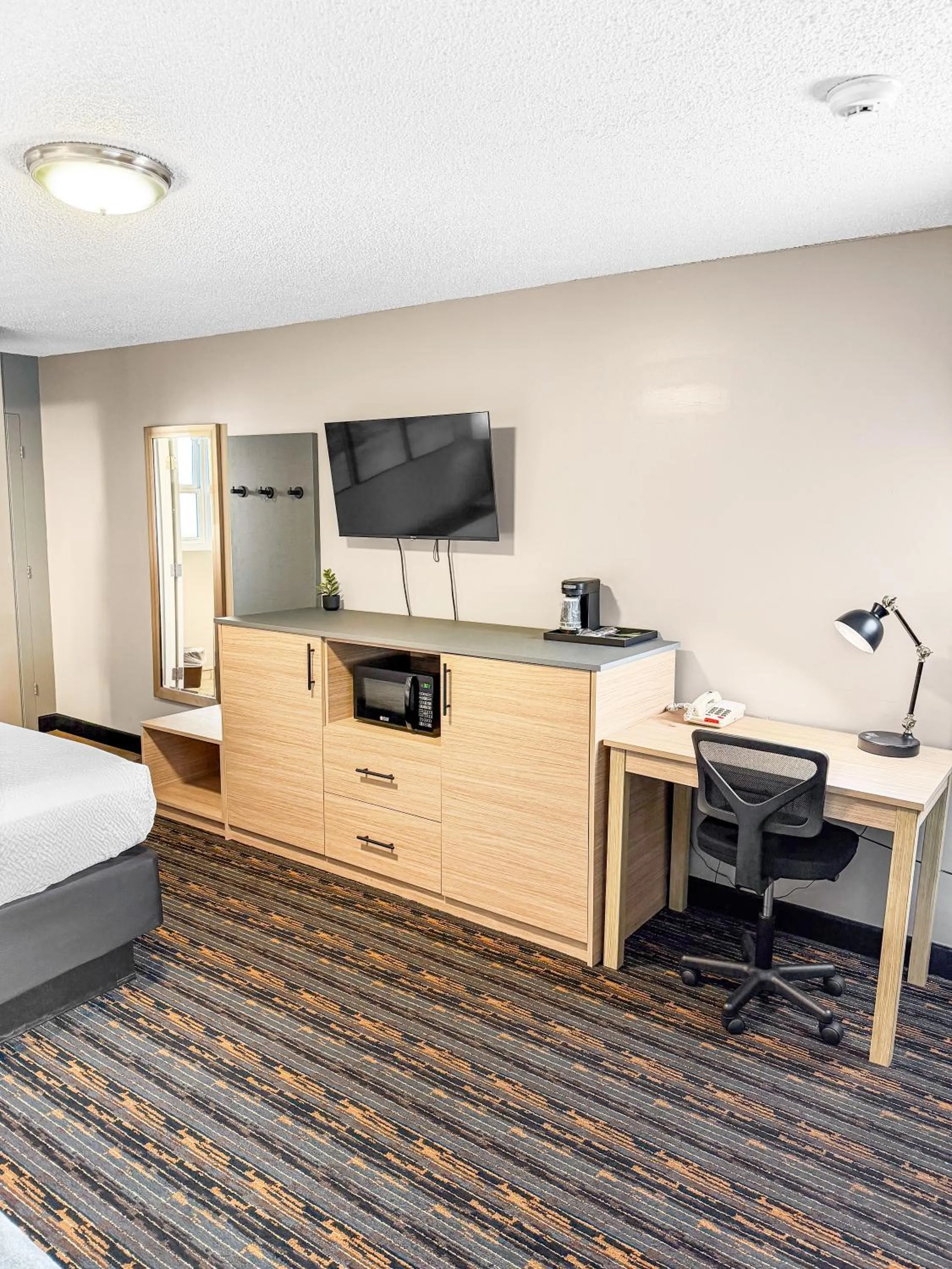 Bed in Courtesy Inn Downtown Eugene