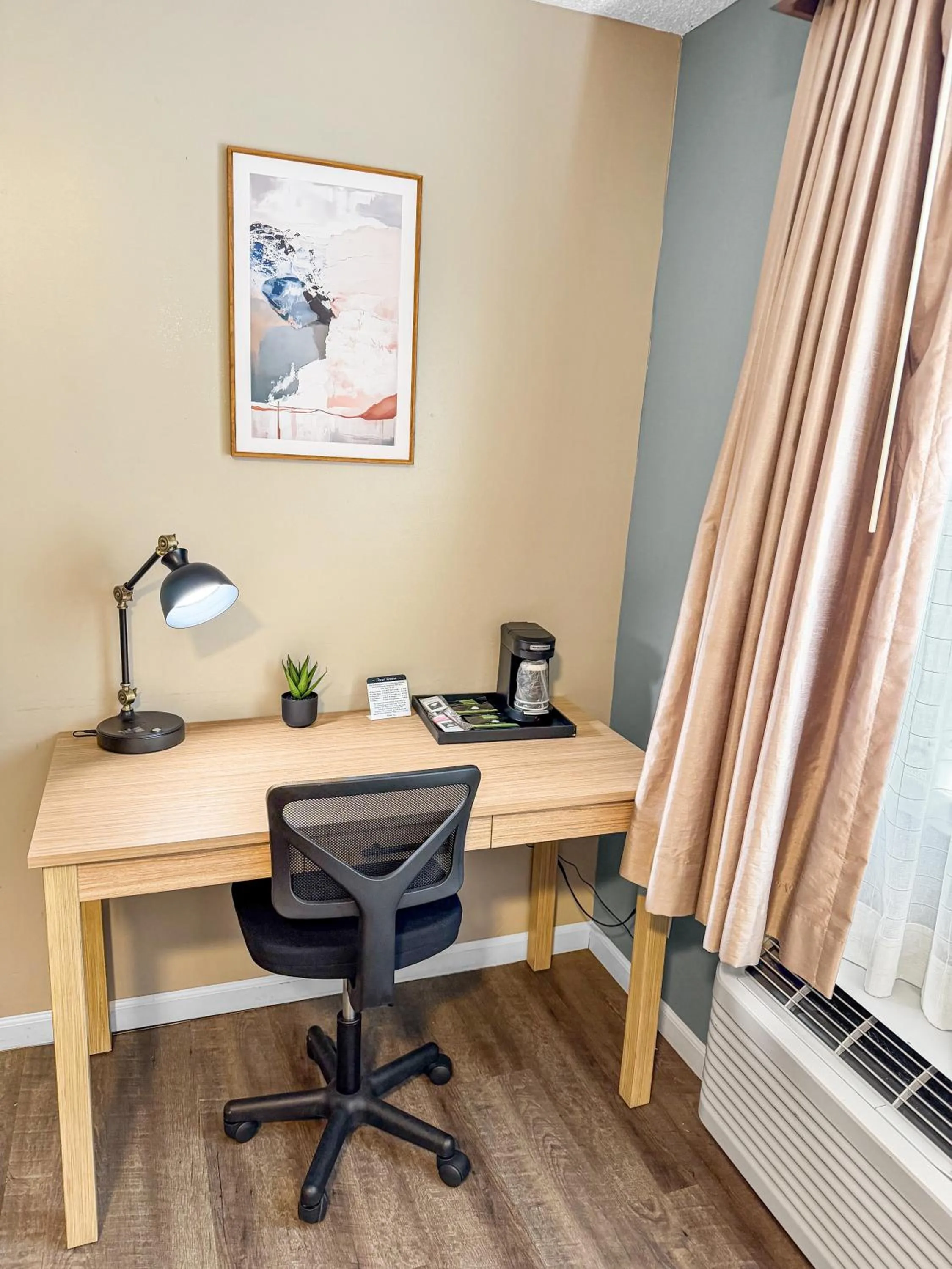 Seating area in Courtesy Inn Downtown Eugene