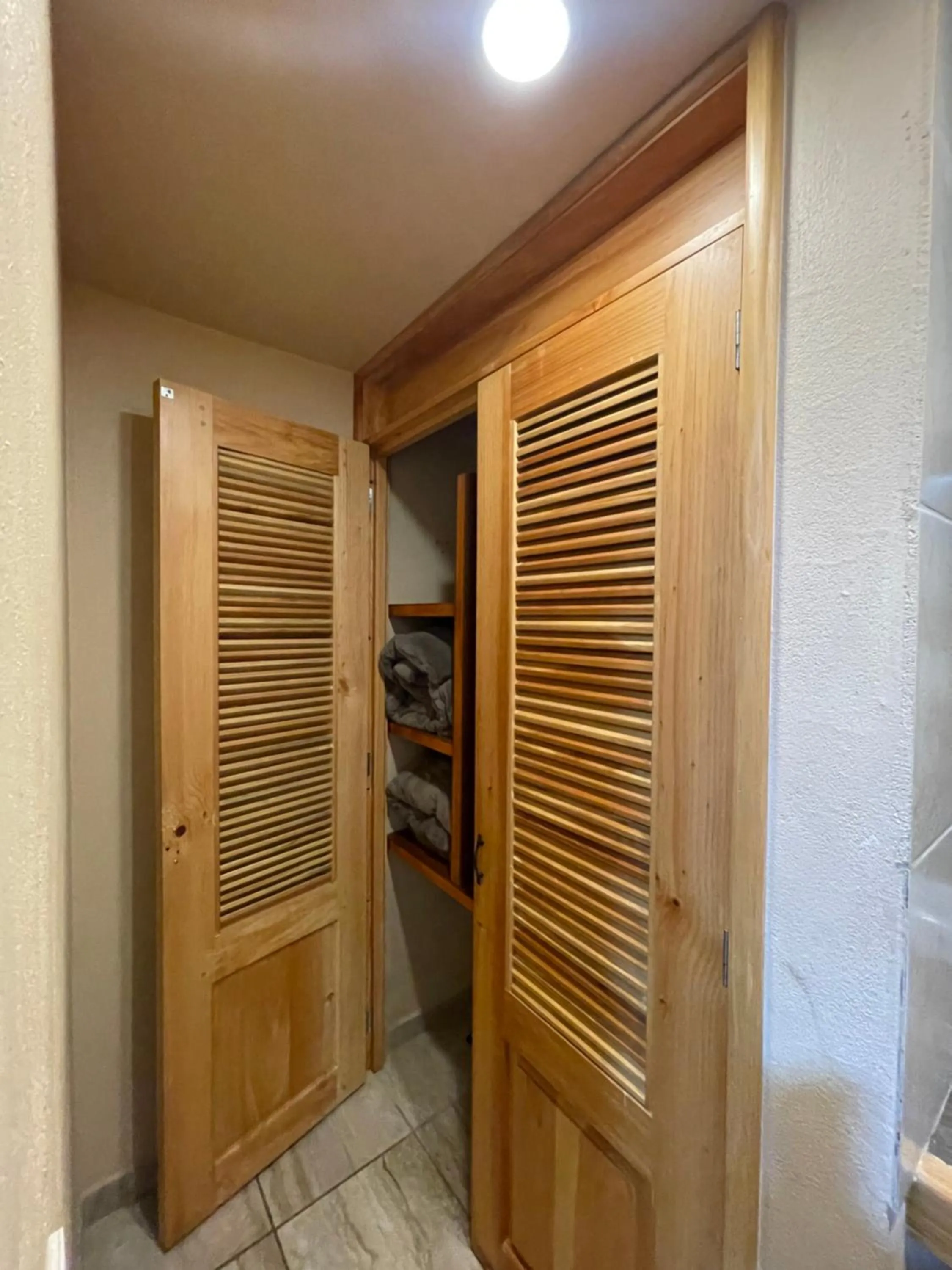 wardrobe in Hotel & Balneario Los Angeles