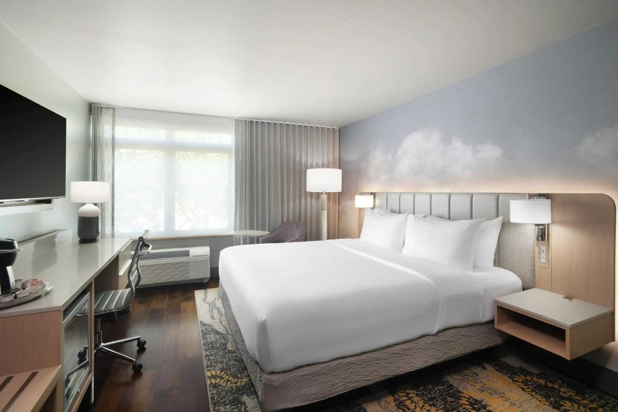 Photo of the whole room, Bed in Hotel Indigo East End by IHG