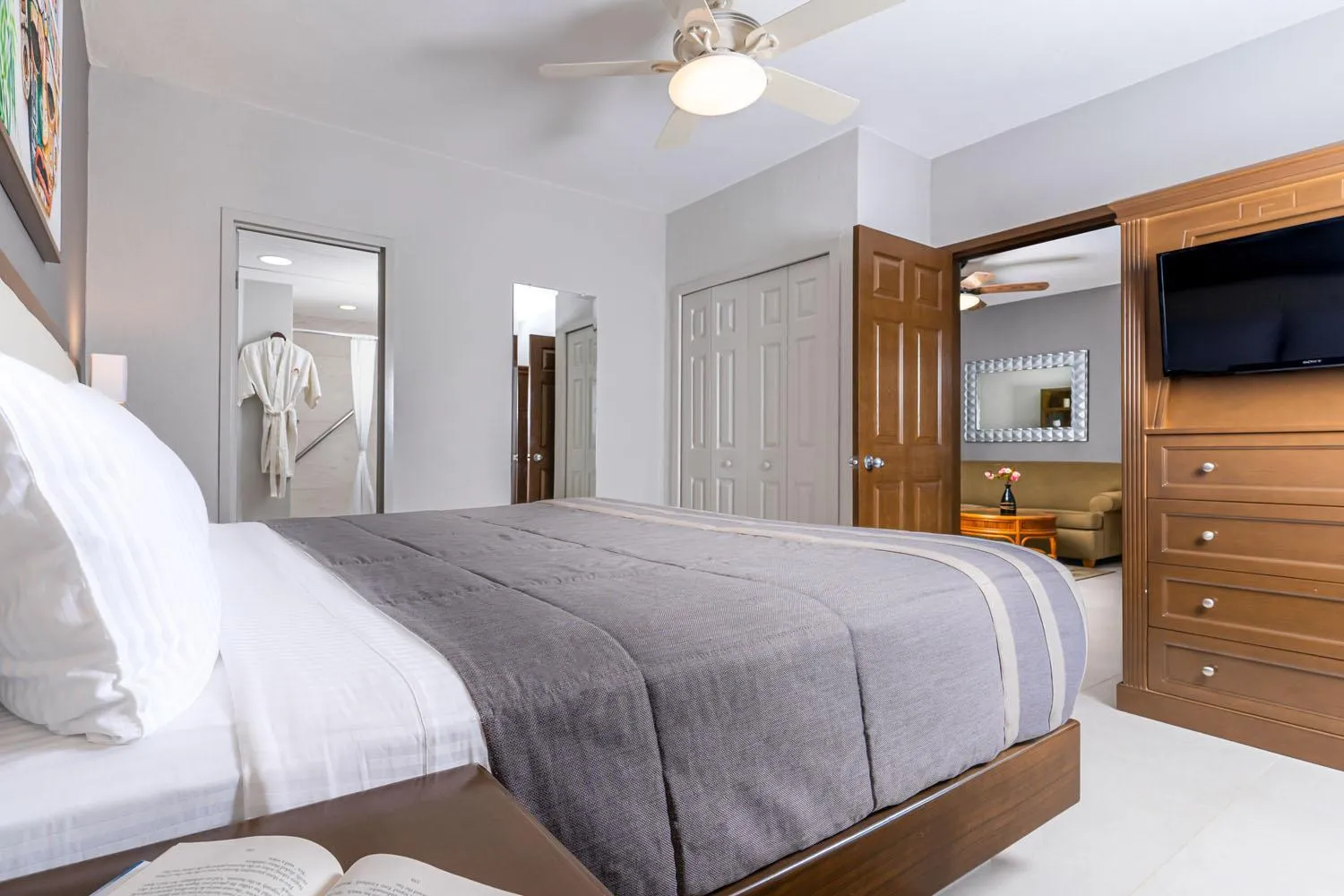 Bed in Paradise Village