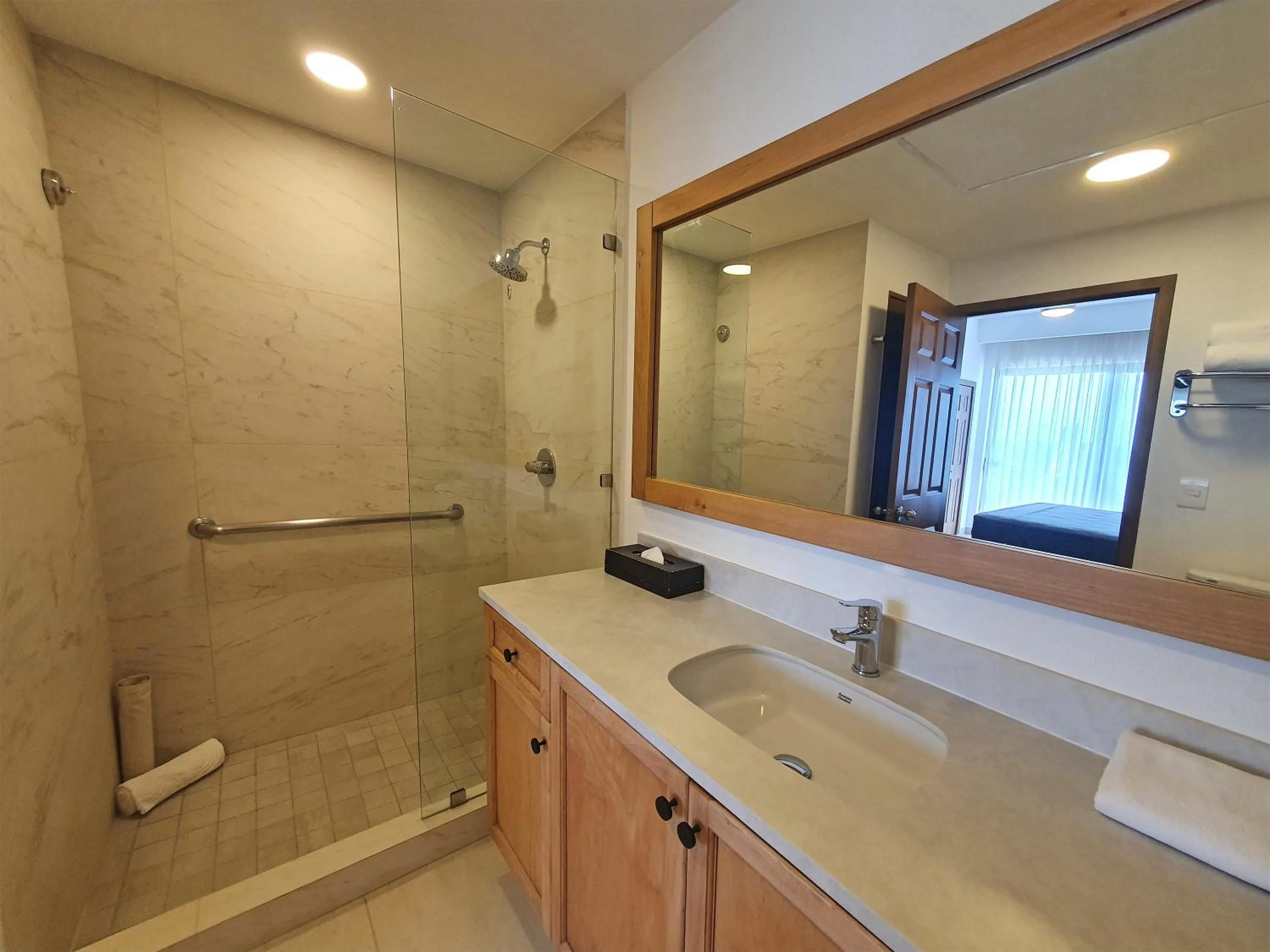 Shower in Paradise Village