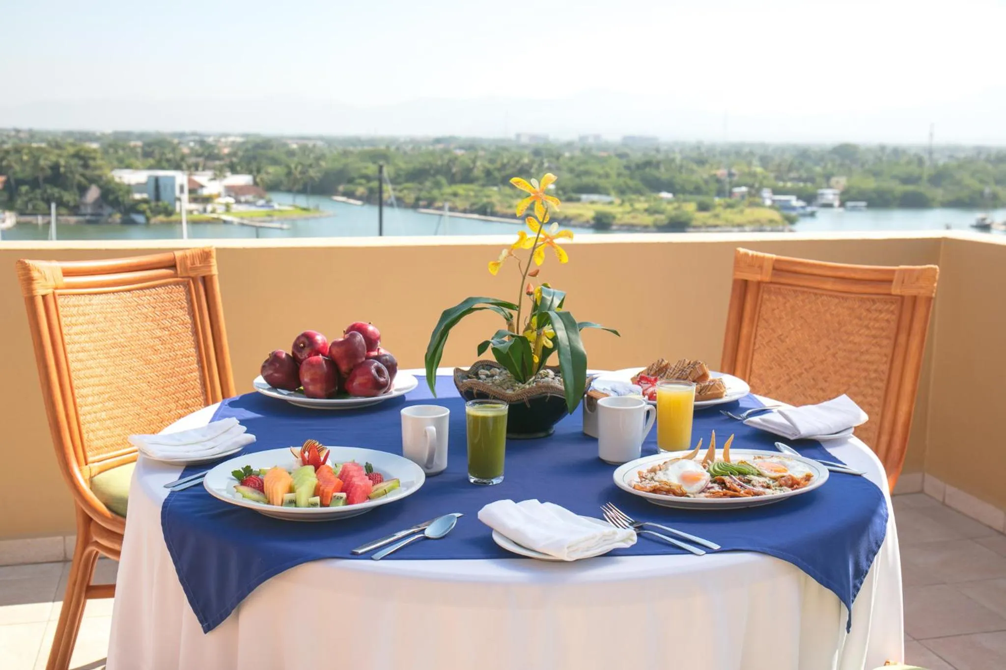 Breakfast in Paradise Village