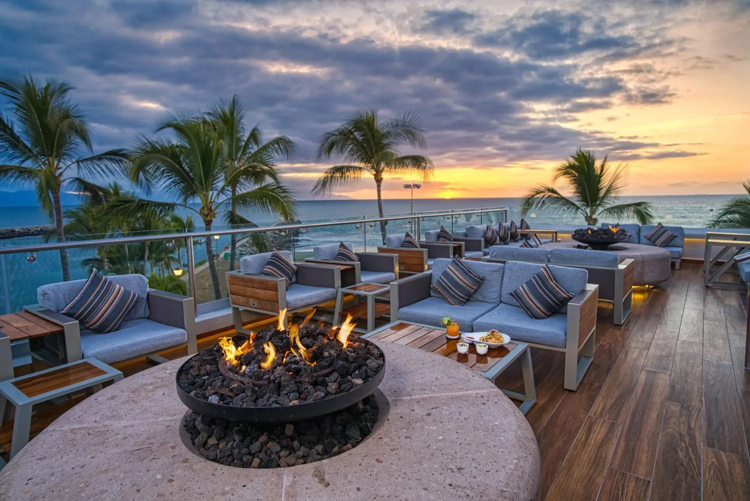 Lounge or bar in Paradise Village