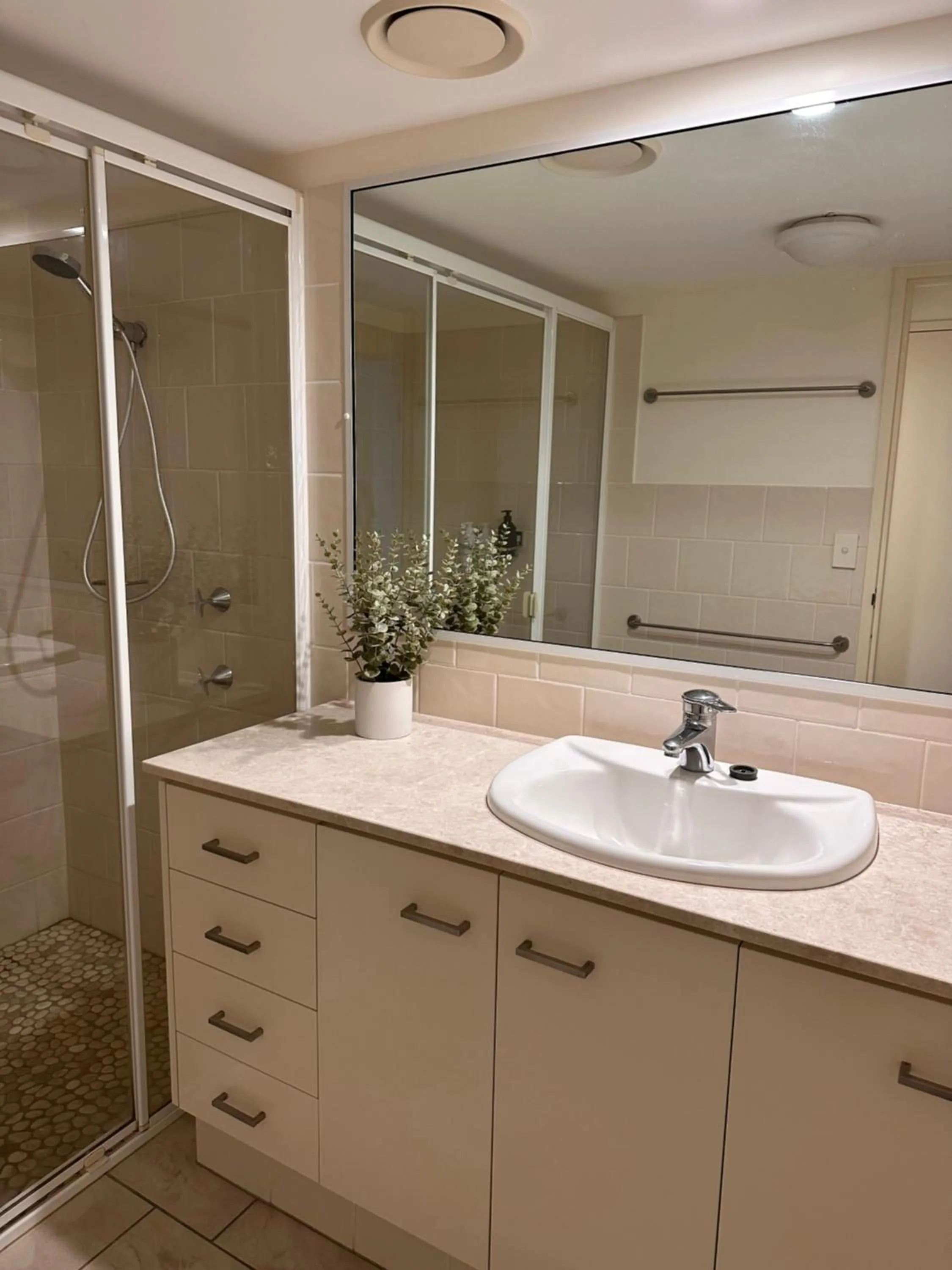 Riverside Holiday Apartments