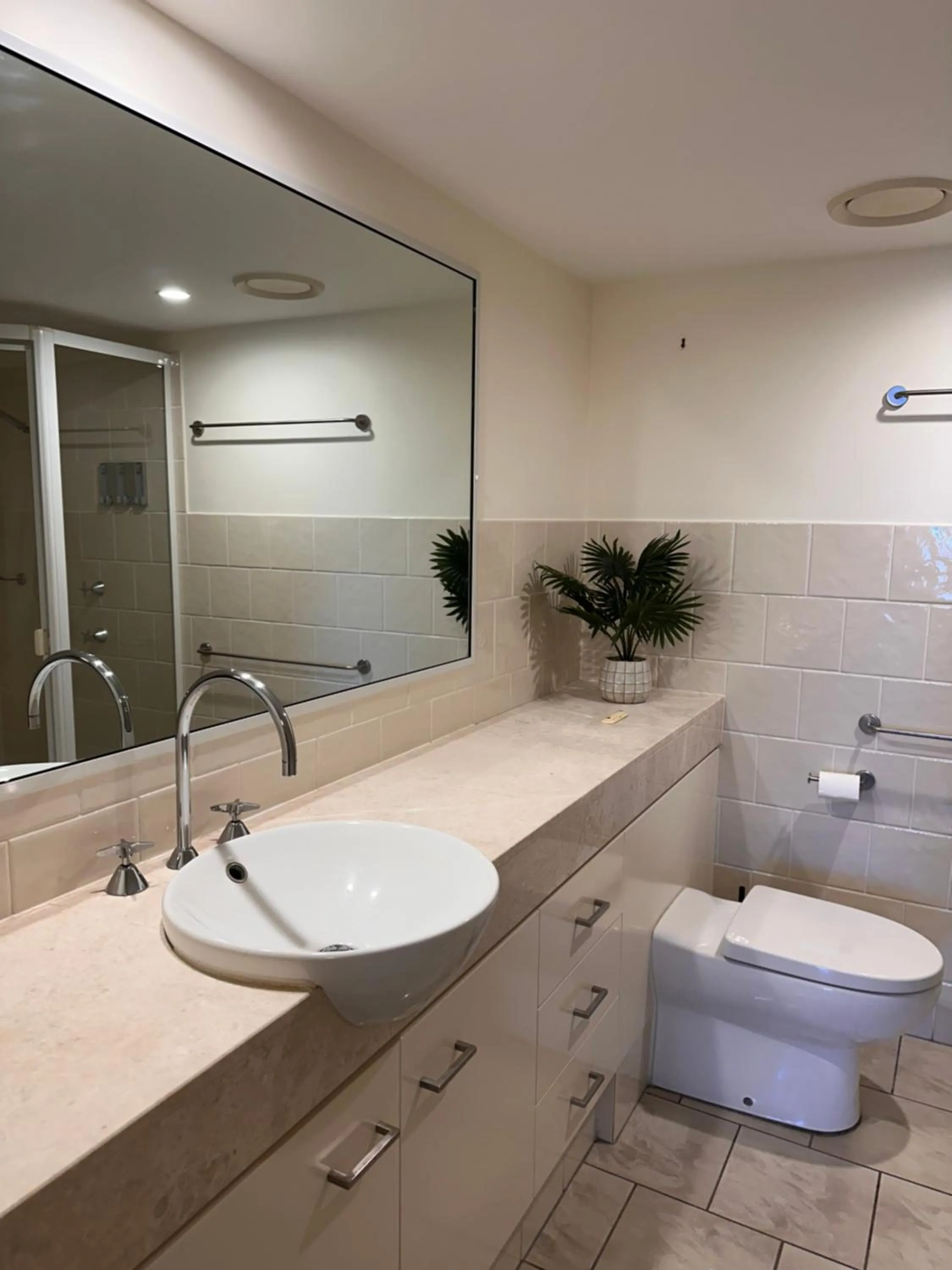 Riverside Holiday Apartments