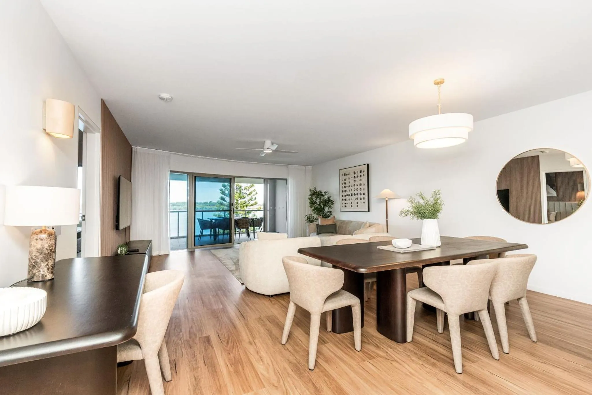 Riverside Apartments & Hotel