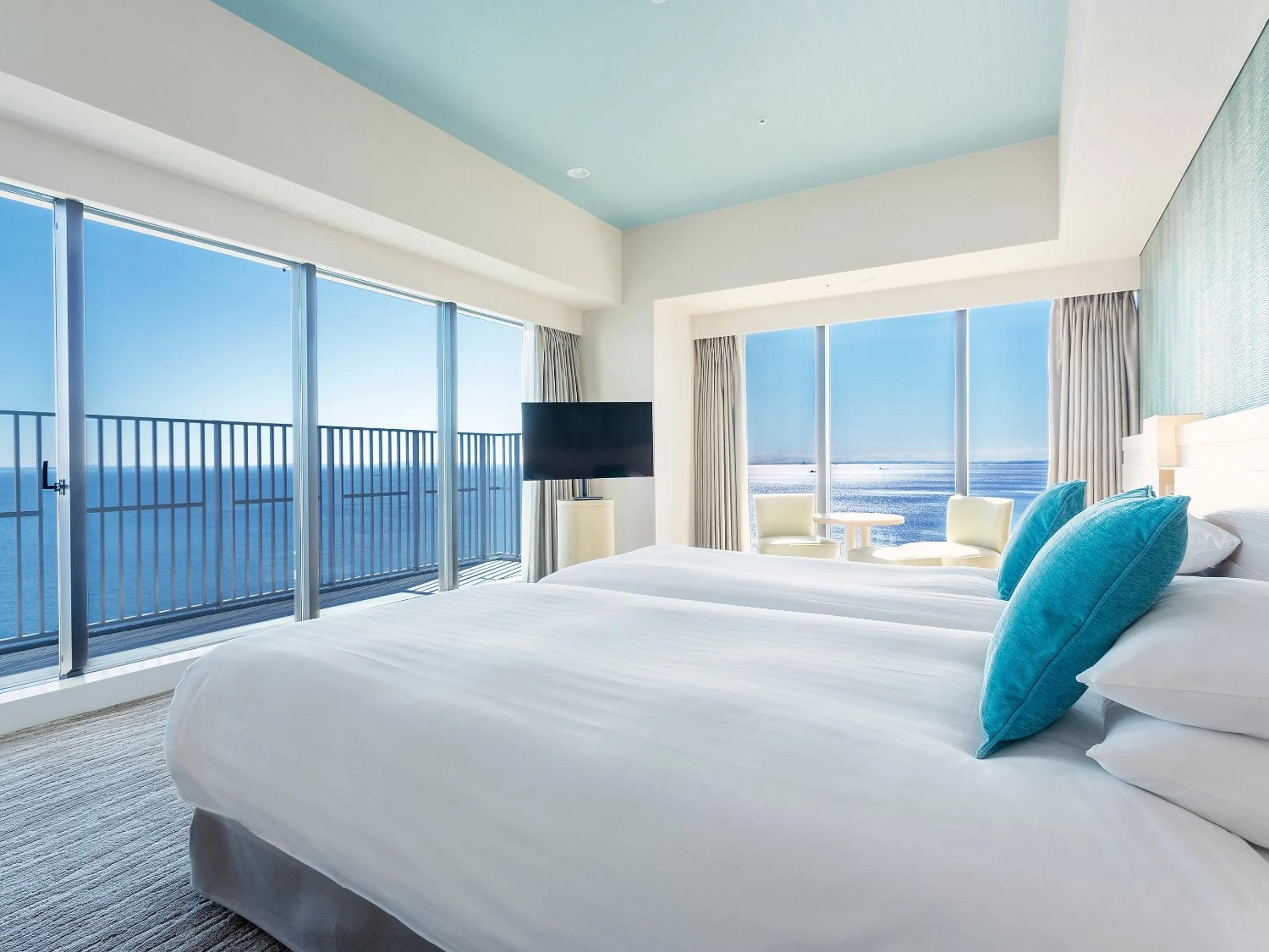 Photo of the whole room, Sea View in Tokyo Bay Tokyu Hotel