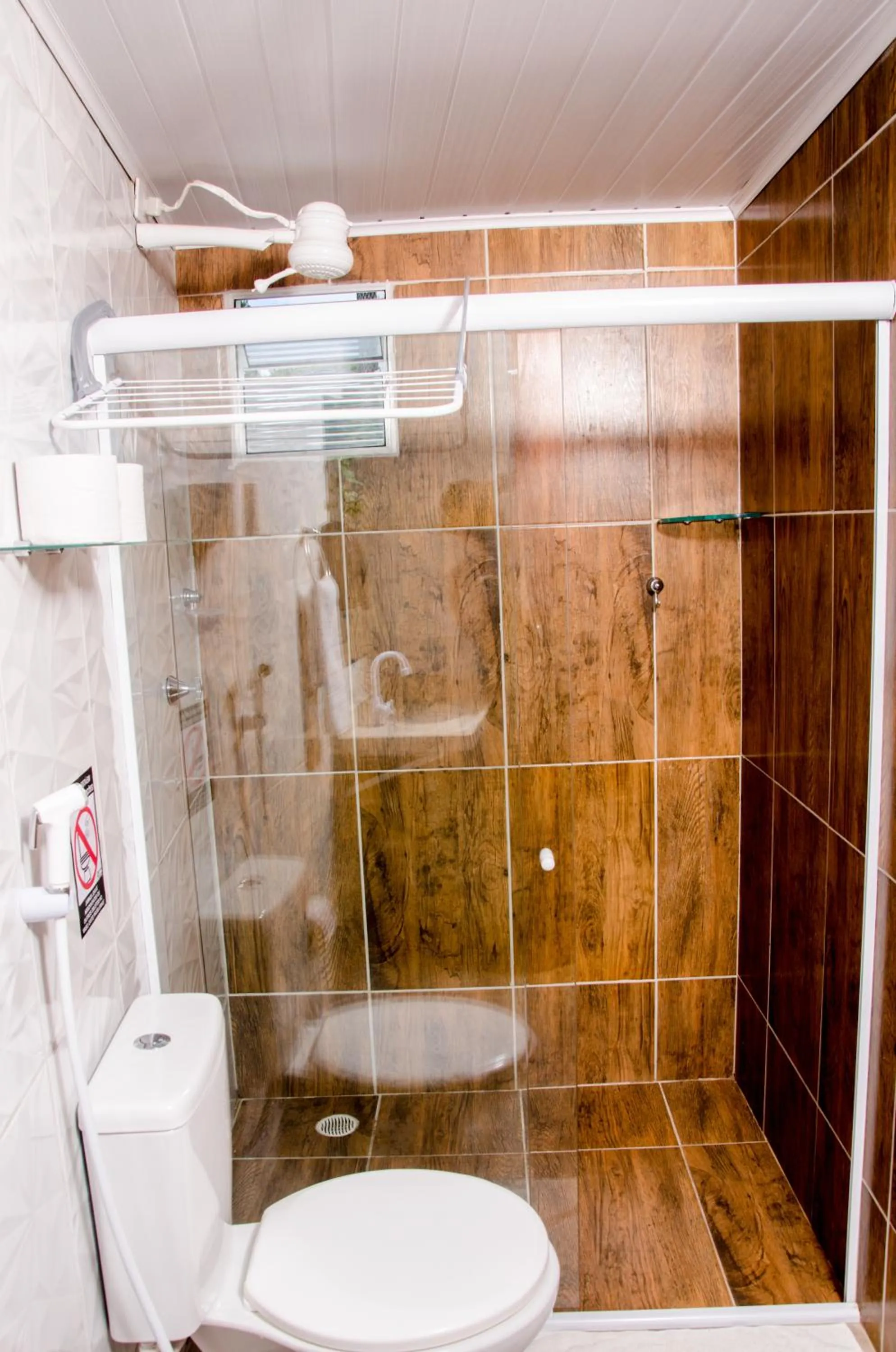 Shower in Pousada Chalés do Toque