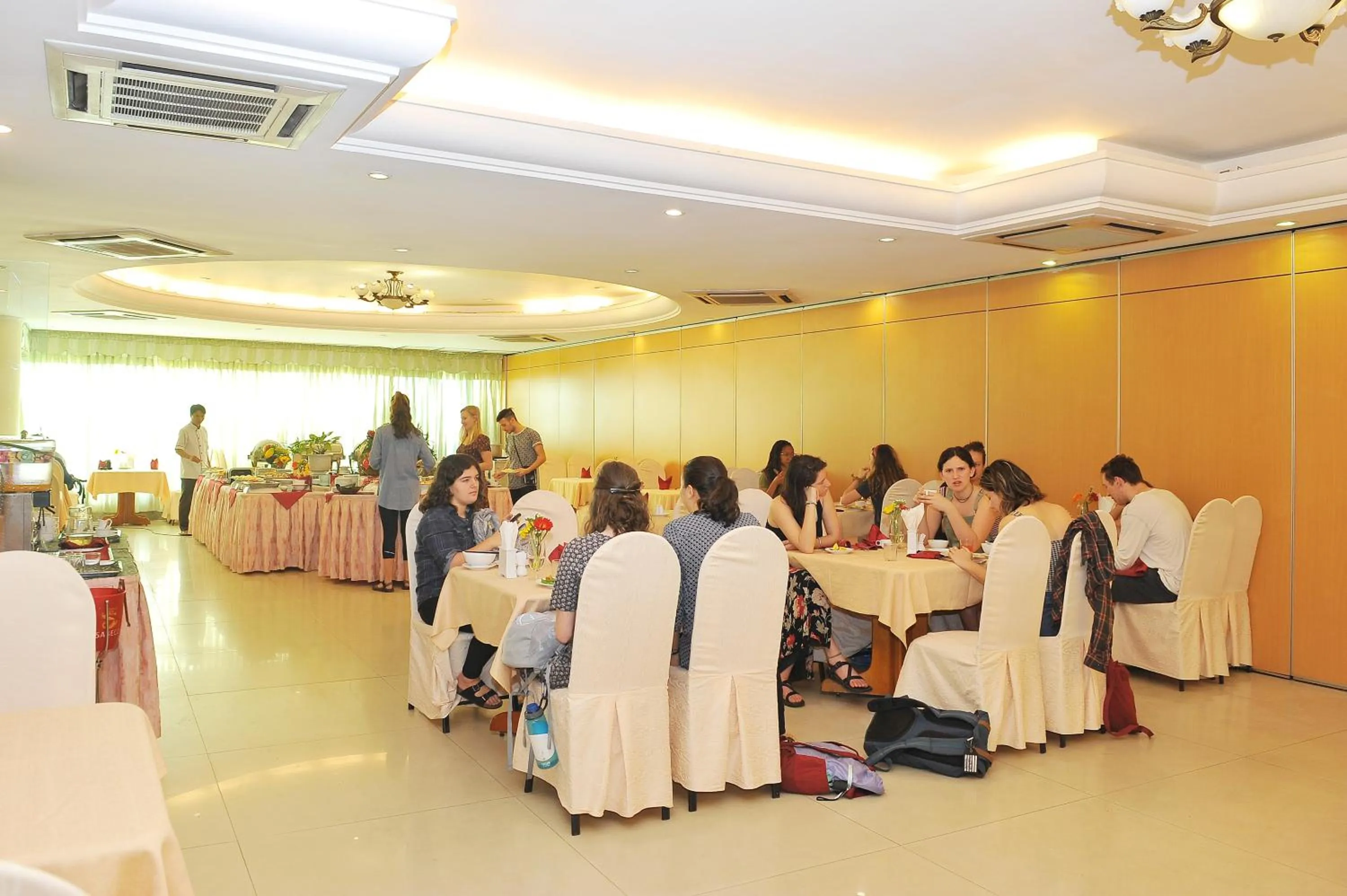 Restaurant/places to eat in Bamboo Green Central Hotel