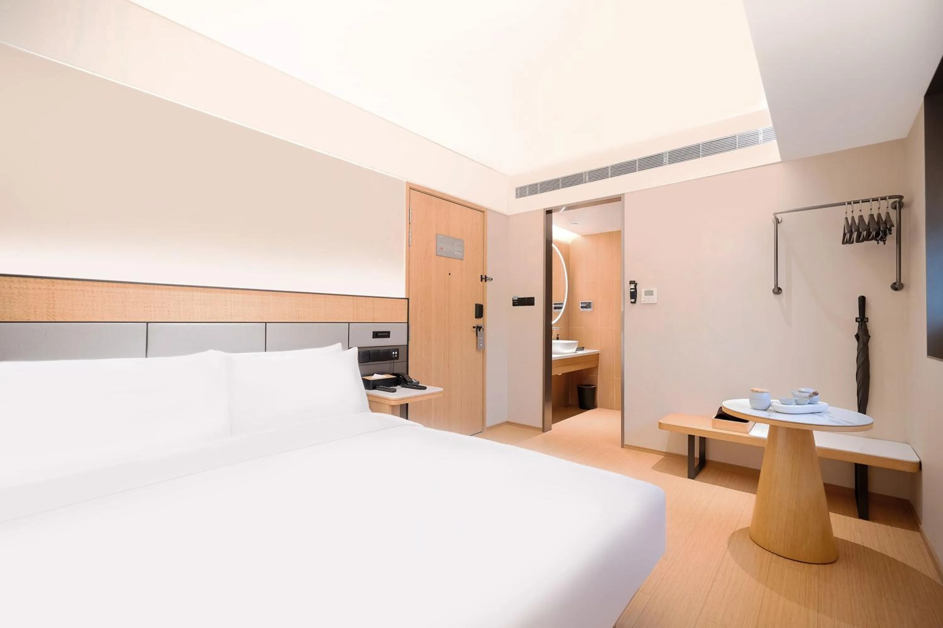 Bed in Ji Hotel Orchard Singapore