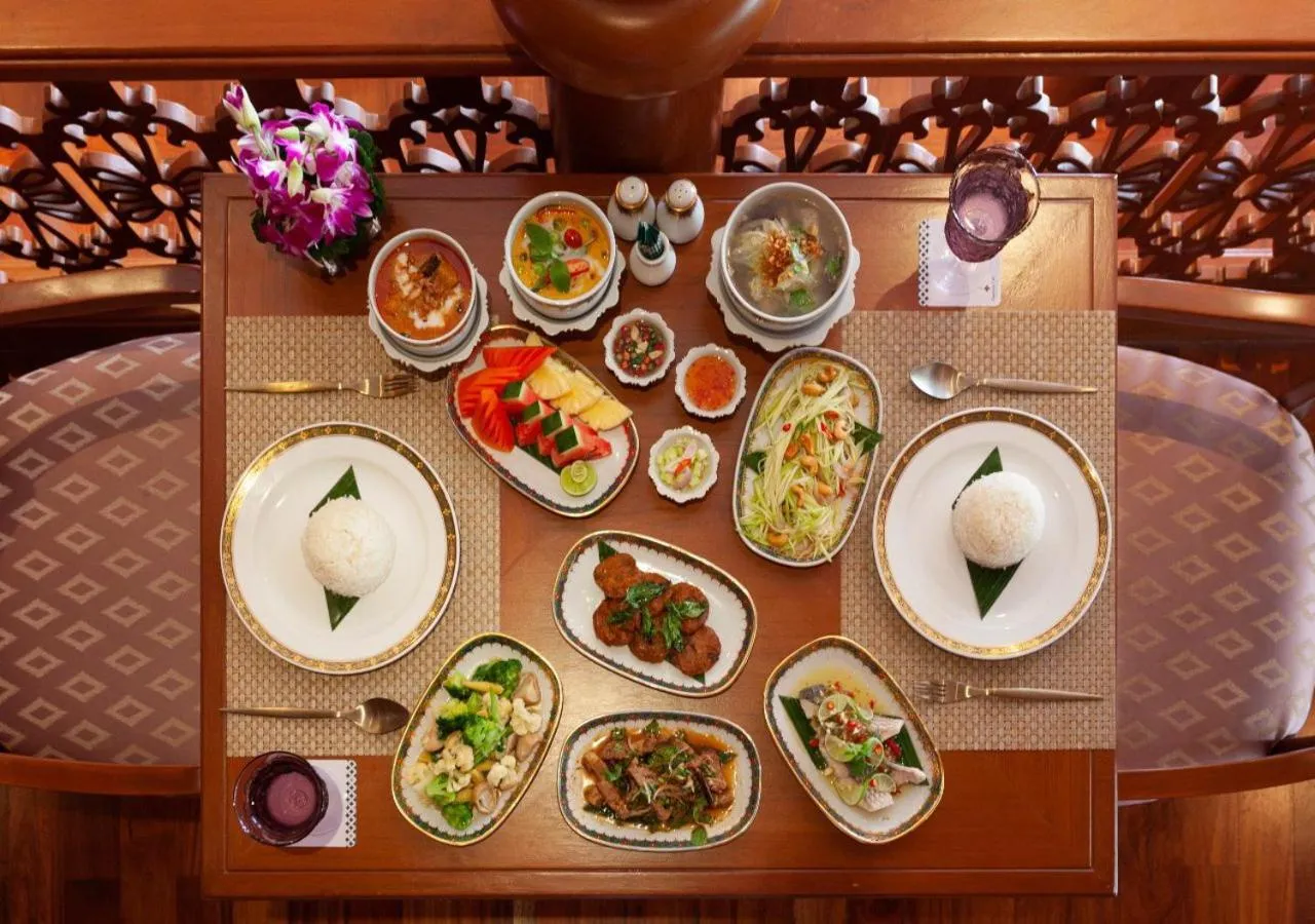 Dinner in Diamond Cliff Resort & Spa, Patong Beach