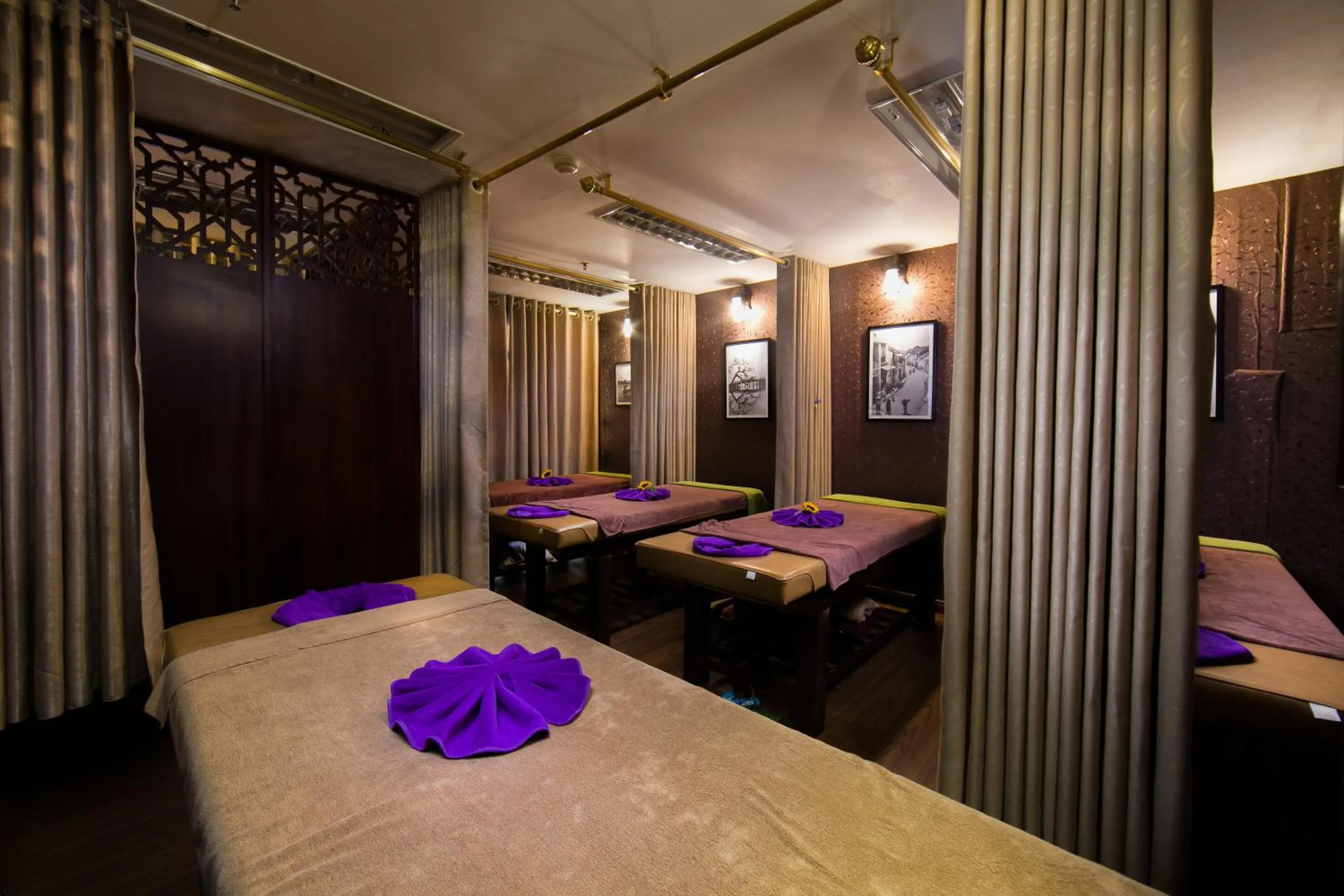 Massage, Bed in Hanoi Nostalgia Hotel & Spa