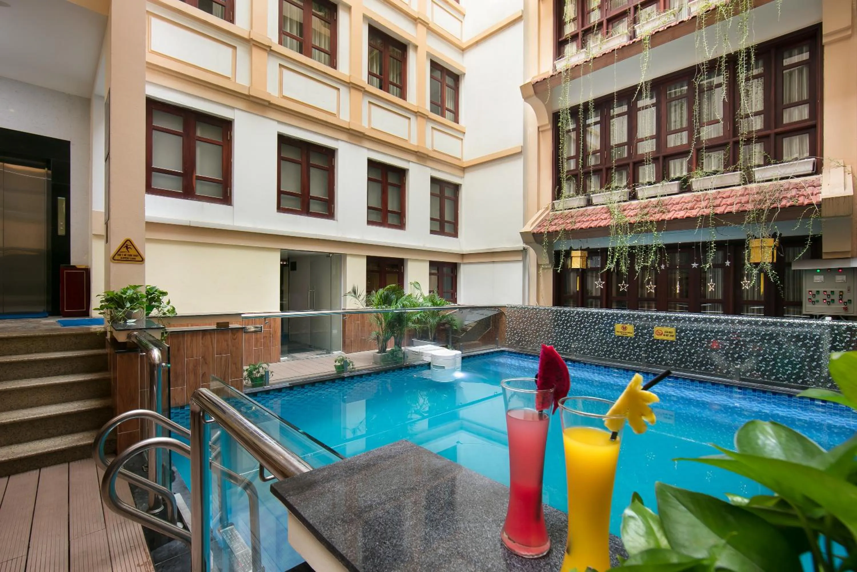 Swimming pool in Hanoi Nostalgia Hotel & Spa