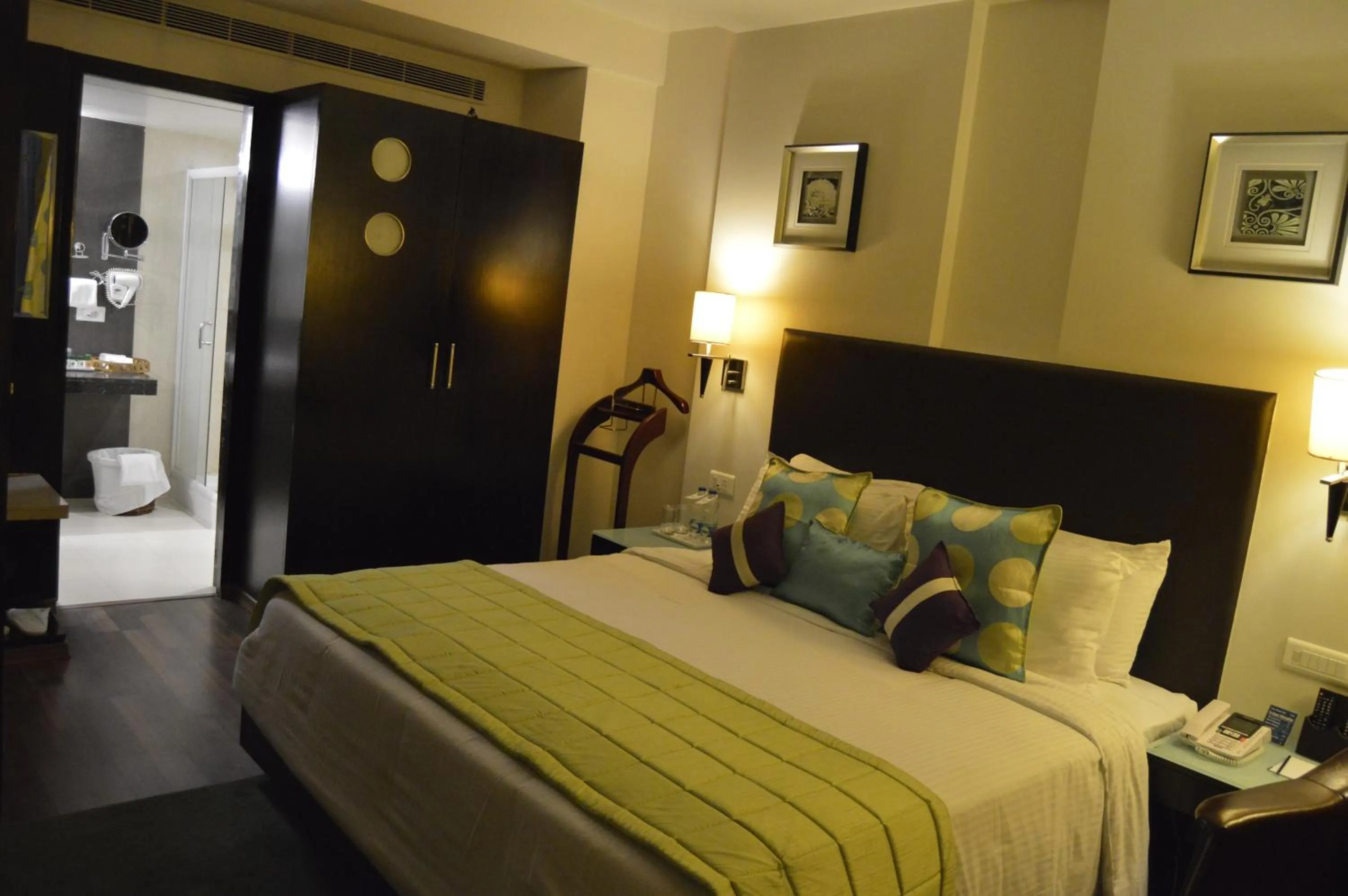 Bedroom, Bed in Fortune Inn Sree Kanya, Visakhapatnam - Member ITC Hotels' Group