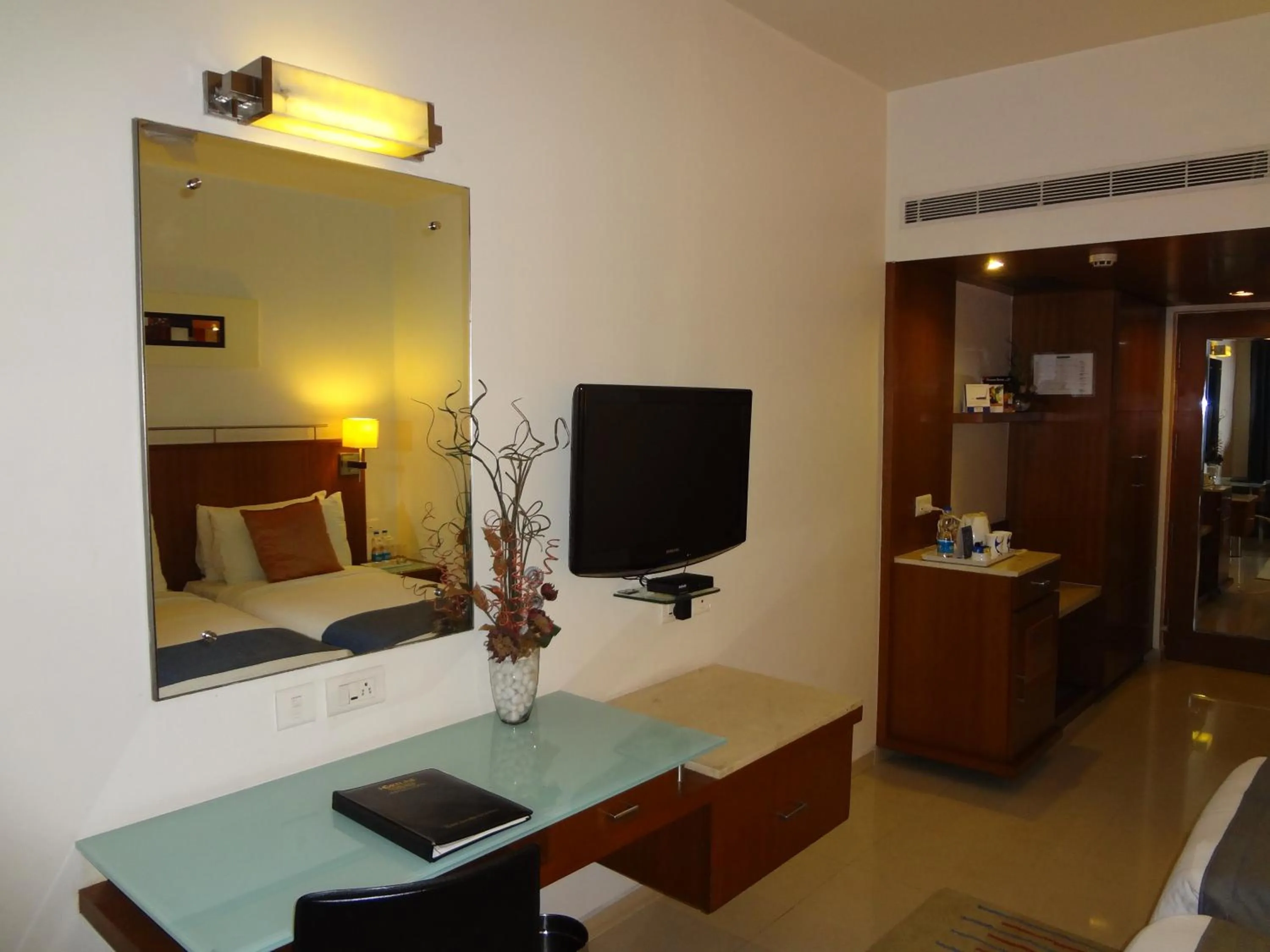 Bedroom in Fortune Inn Sree Kanya, Visakhapatnam - Member ITC Hotels' Group