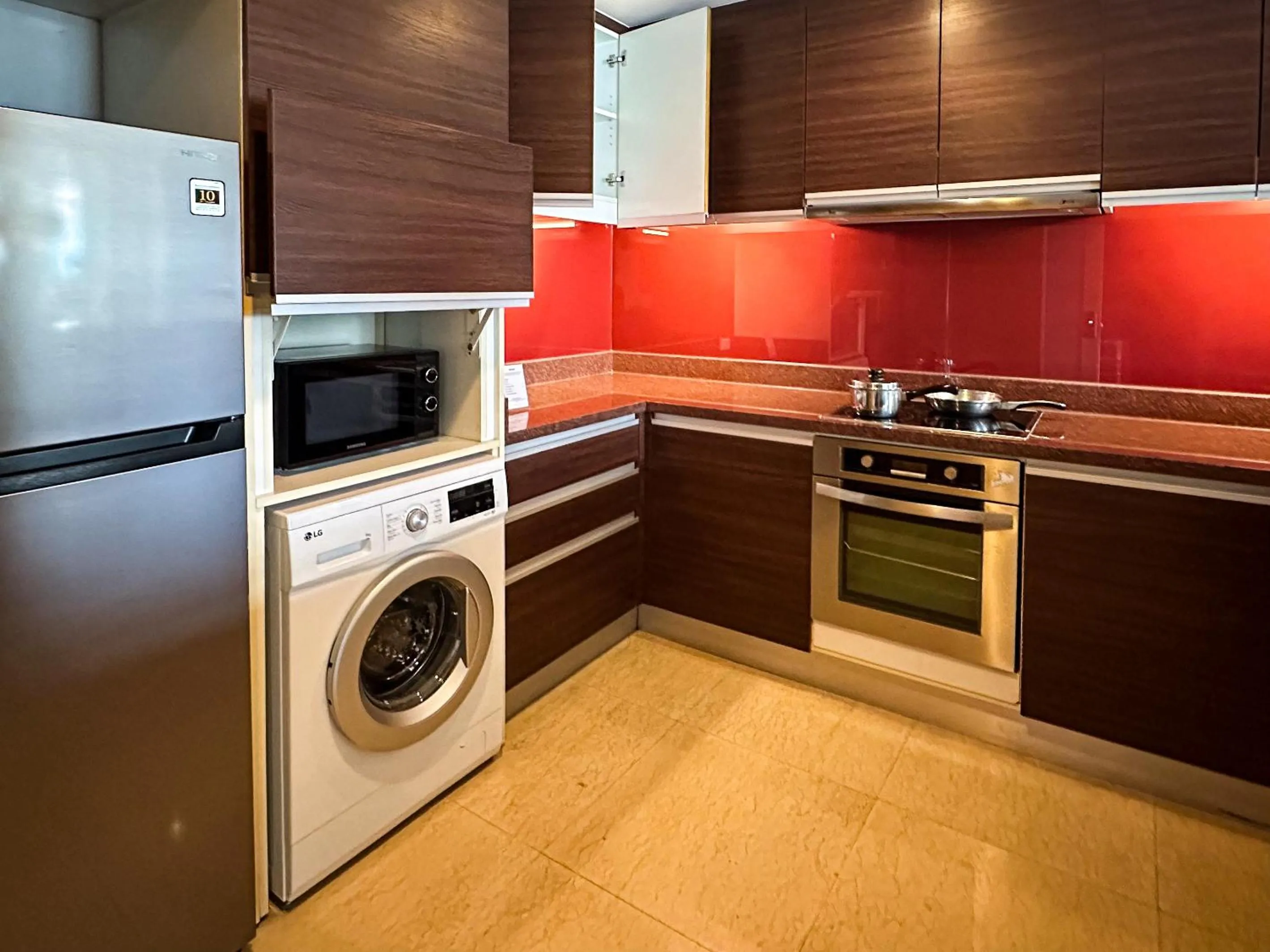 Kitchen or kitchenette in Urbana Sathorn Hotel, Bangkok