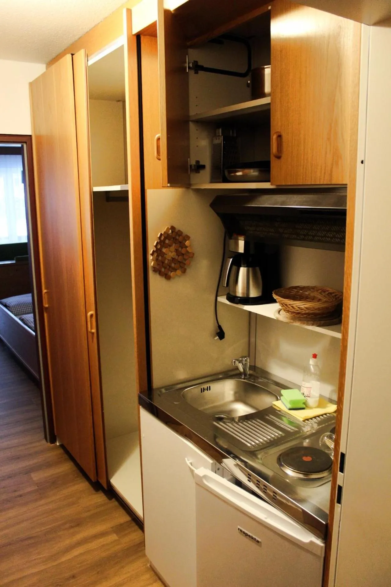 Kitchen or kitchenette in Appartement-Hotel Happy Kienberg