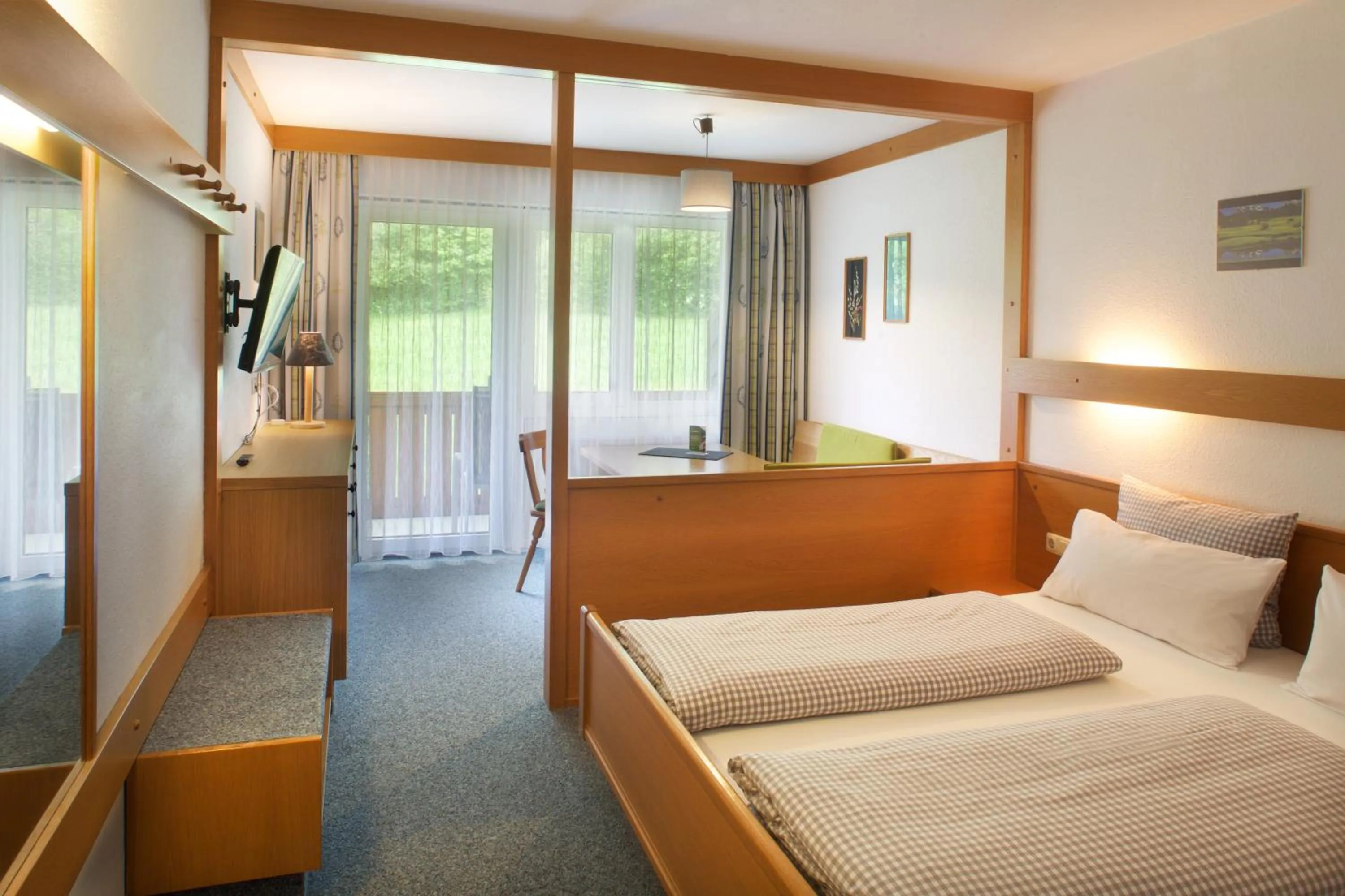 Photo of the whole room, Bed in Appartement-Hotel Happy Kienberg