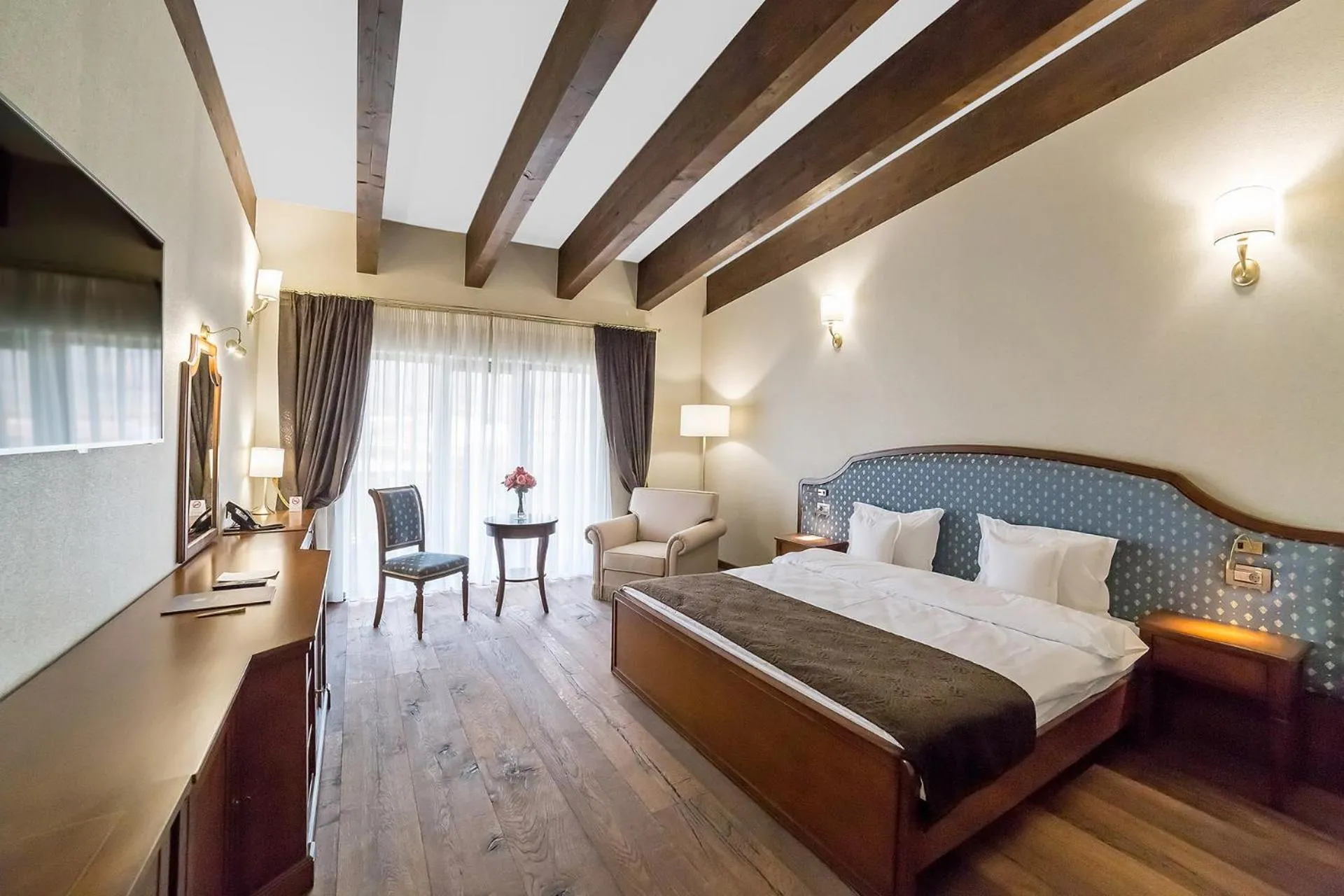 Photo of the whole room, Bed in Theodora Golf Club