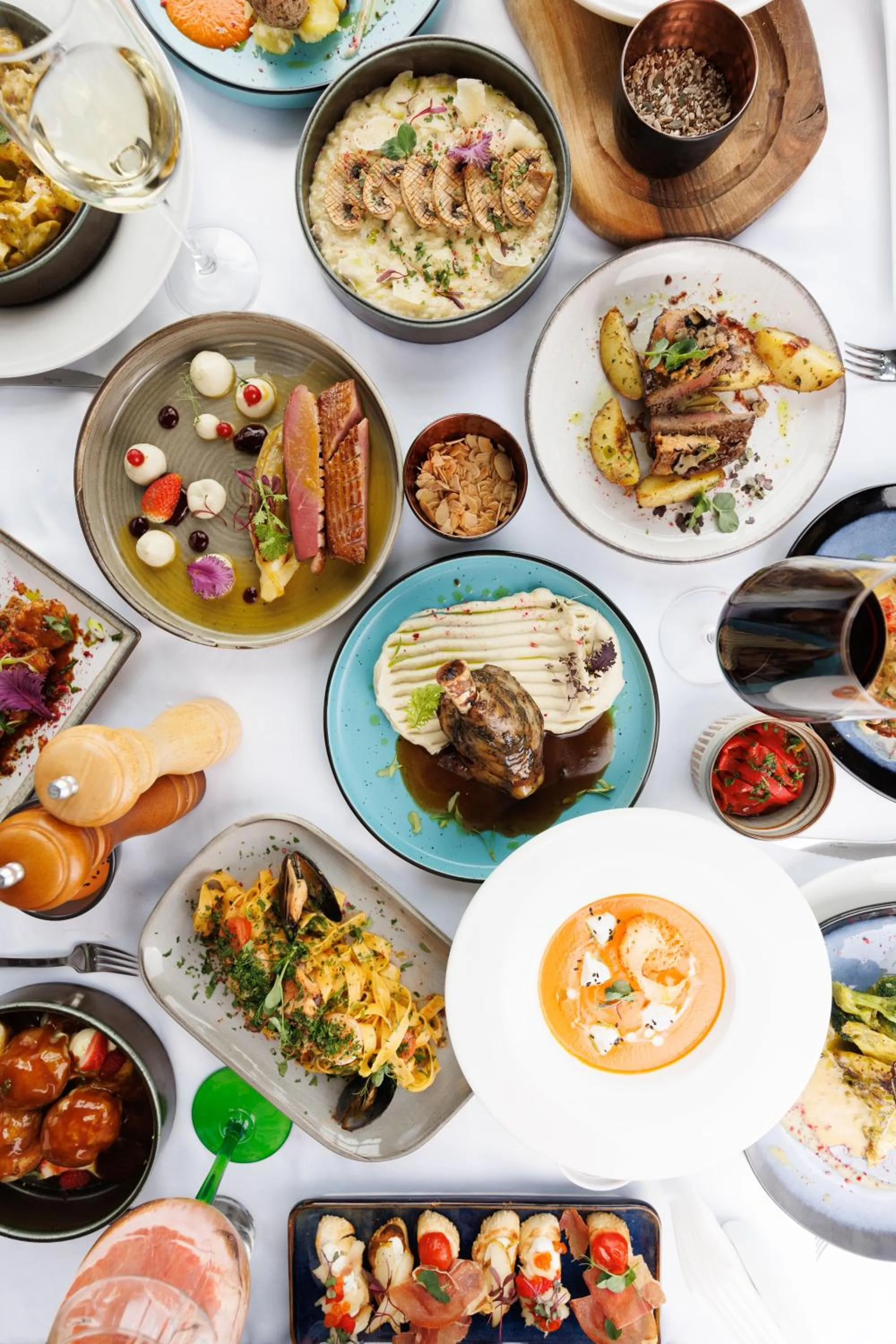 Restaurant/places to eat in Theodora Golf Club