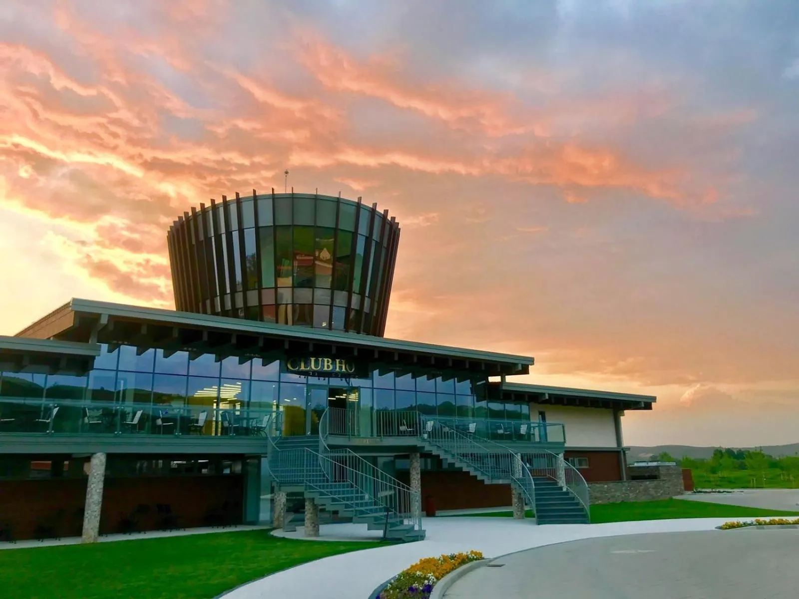 Restaurant/places to eat in Theodora Golf Club